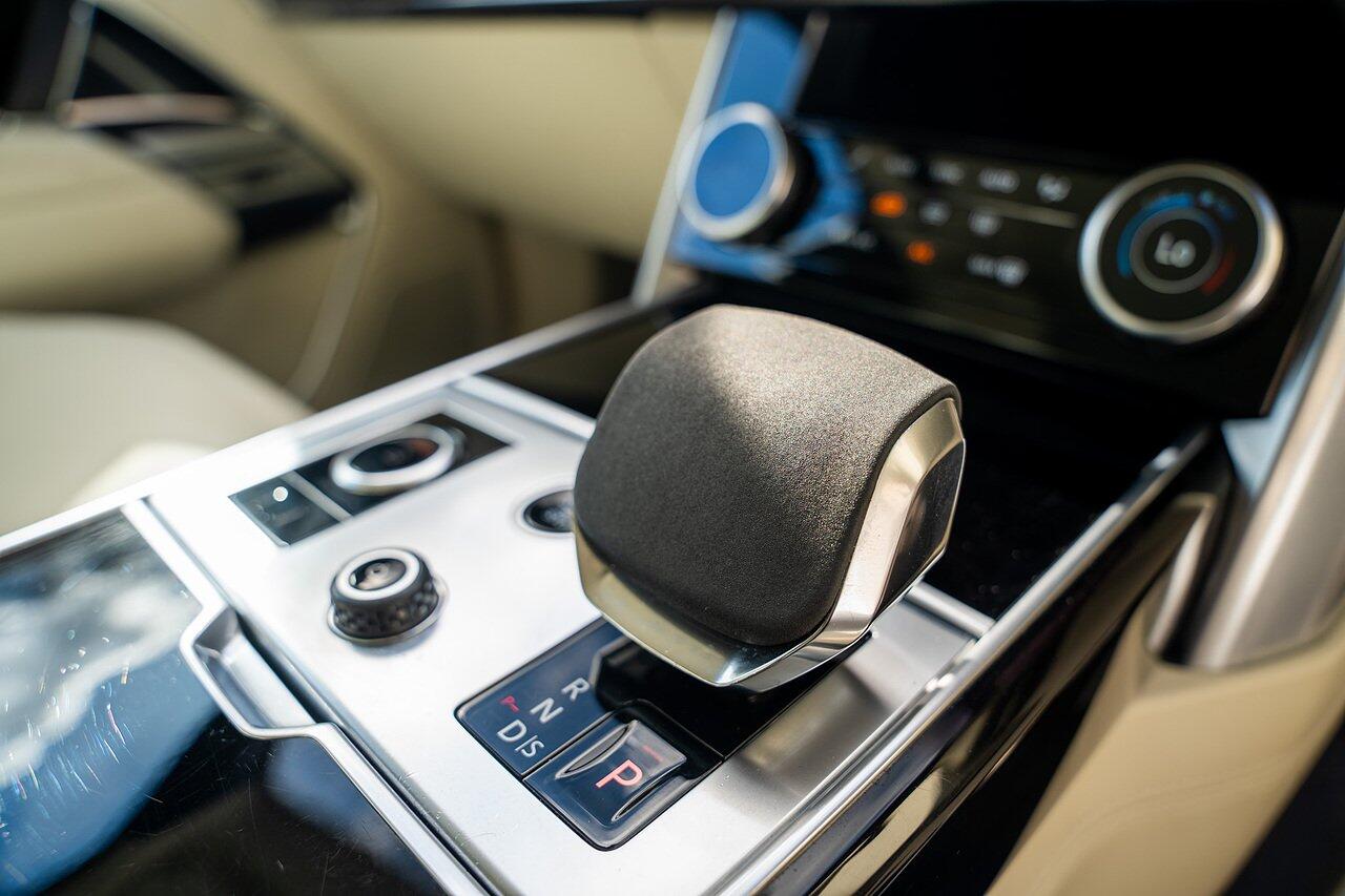 Land Rover Range Rover view 44