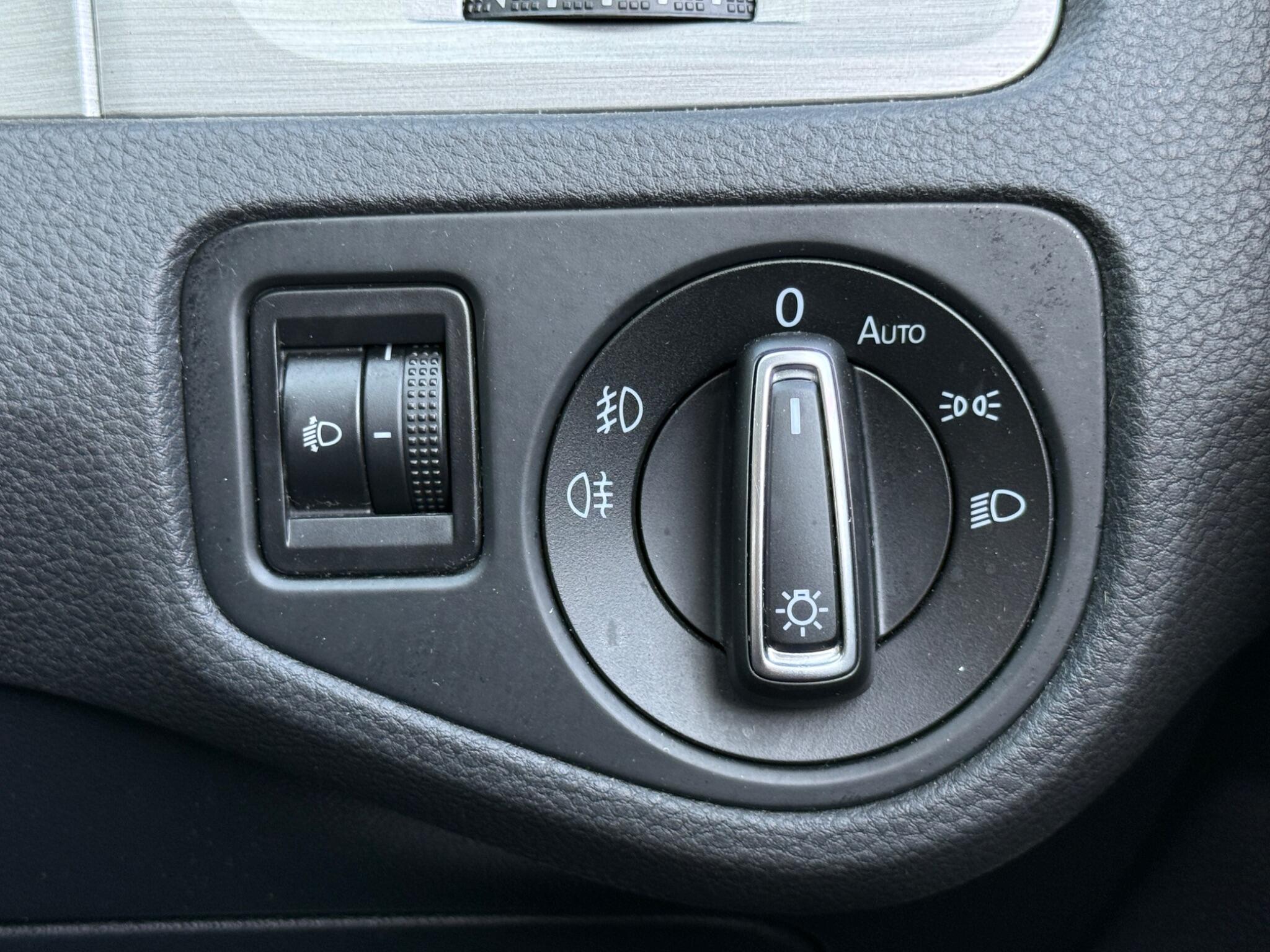 Volkswagen Golf - Image 68