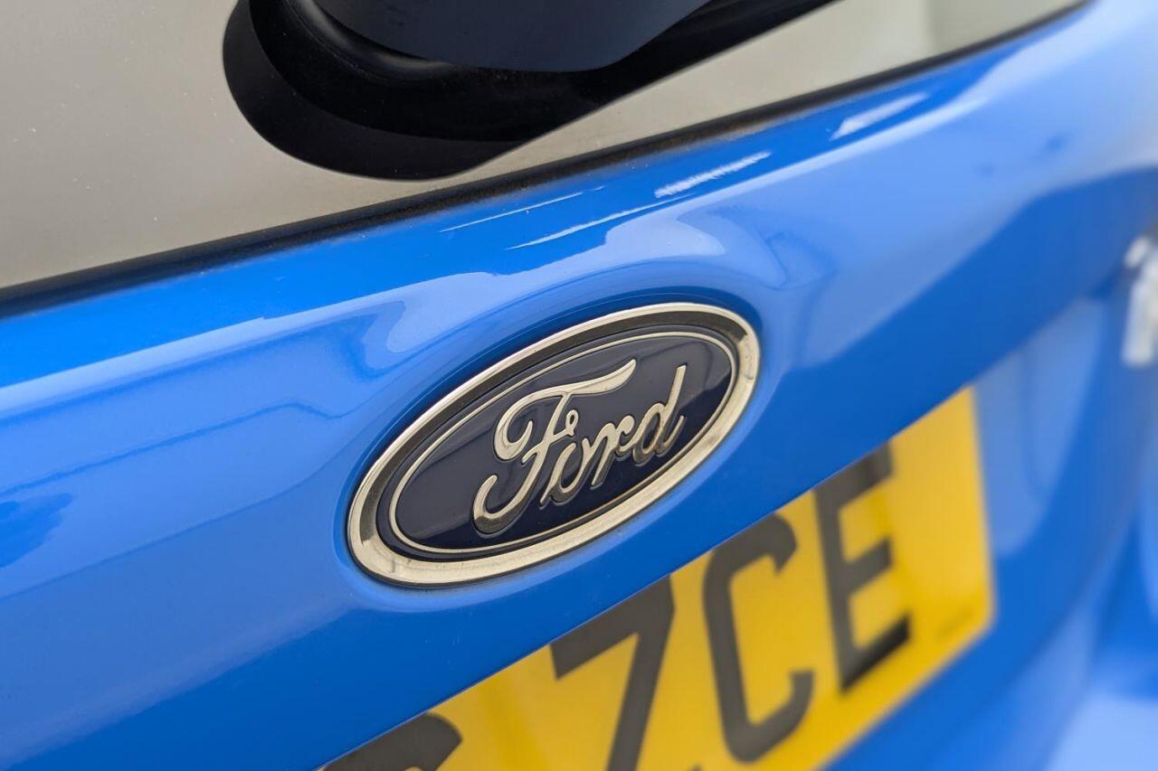 Ford Focus view 40