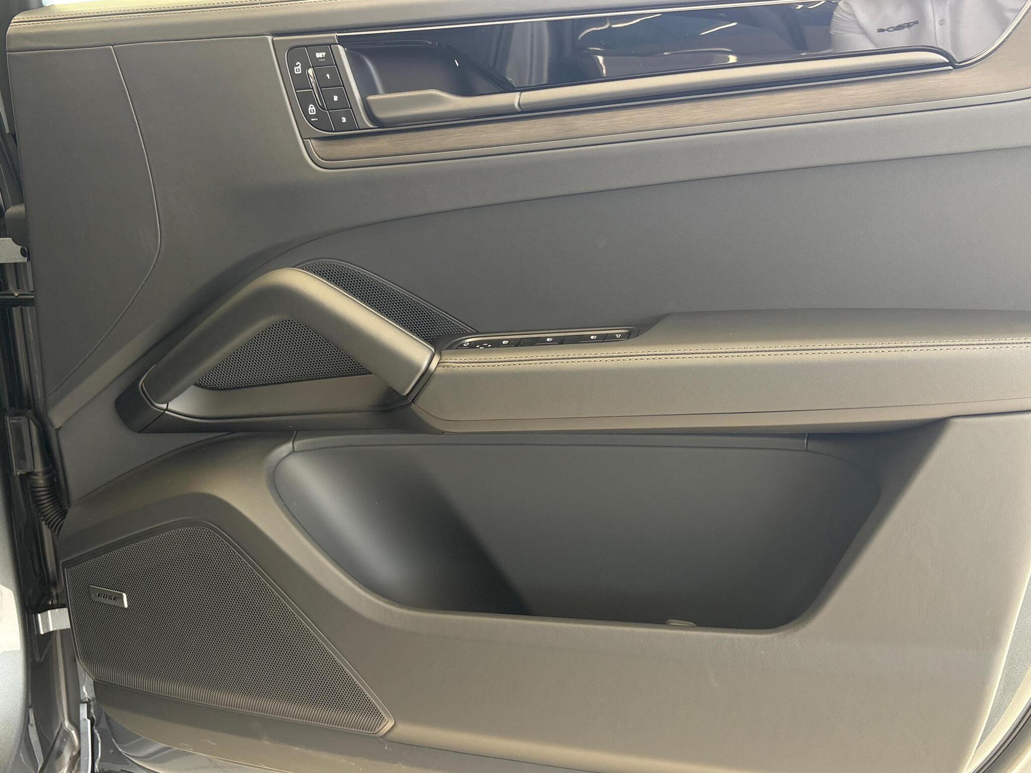 Porsche Cayenne view 20
