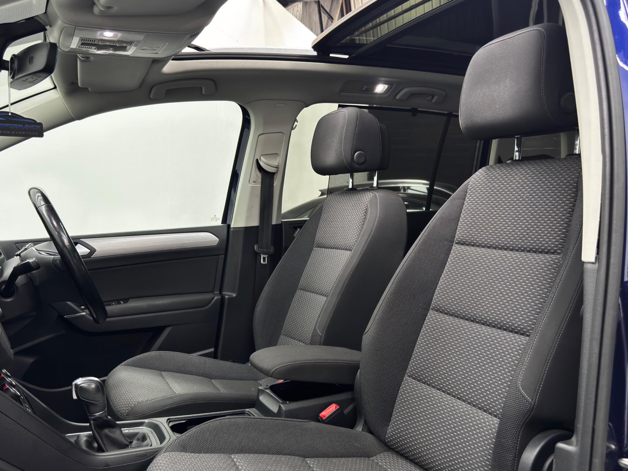Volkswagen Touran view 47