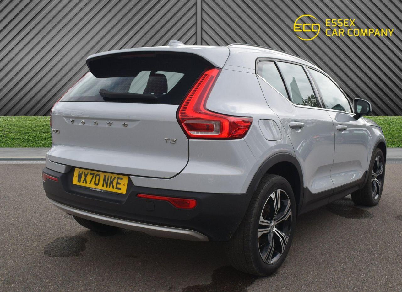 Volvo XC40 view 12