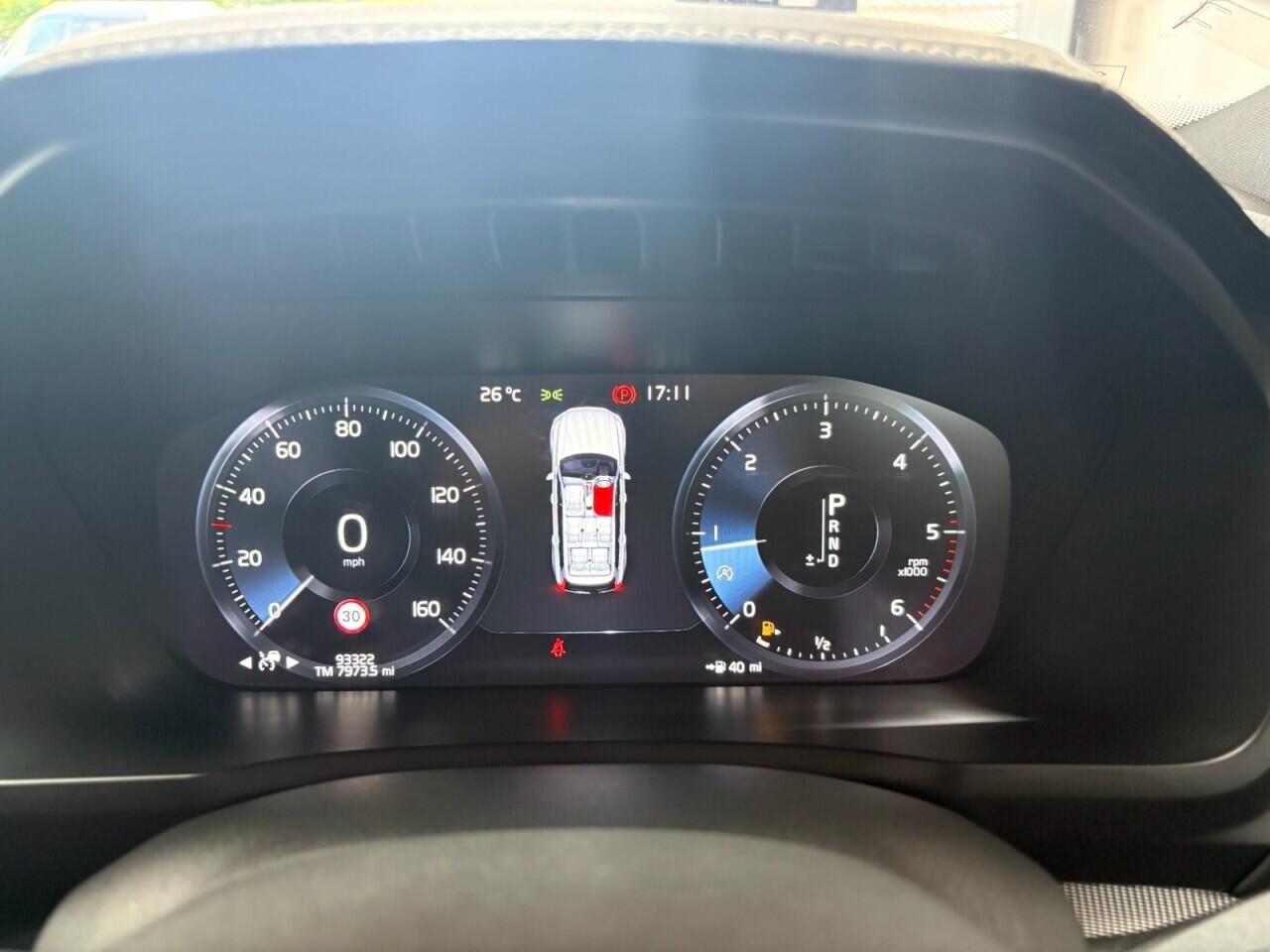 Volvo XC90 view 18