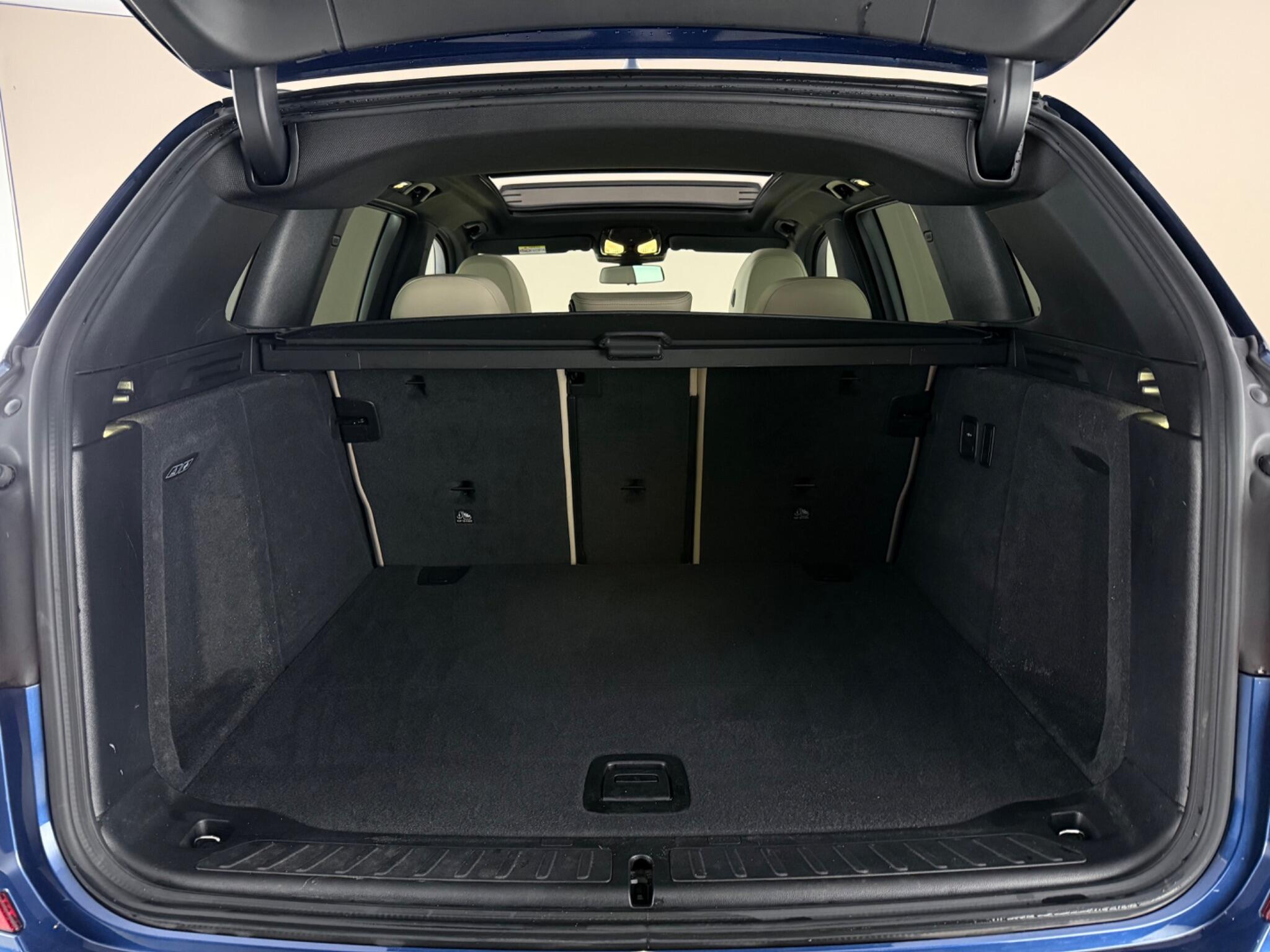 BMW X3 view 10