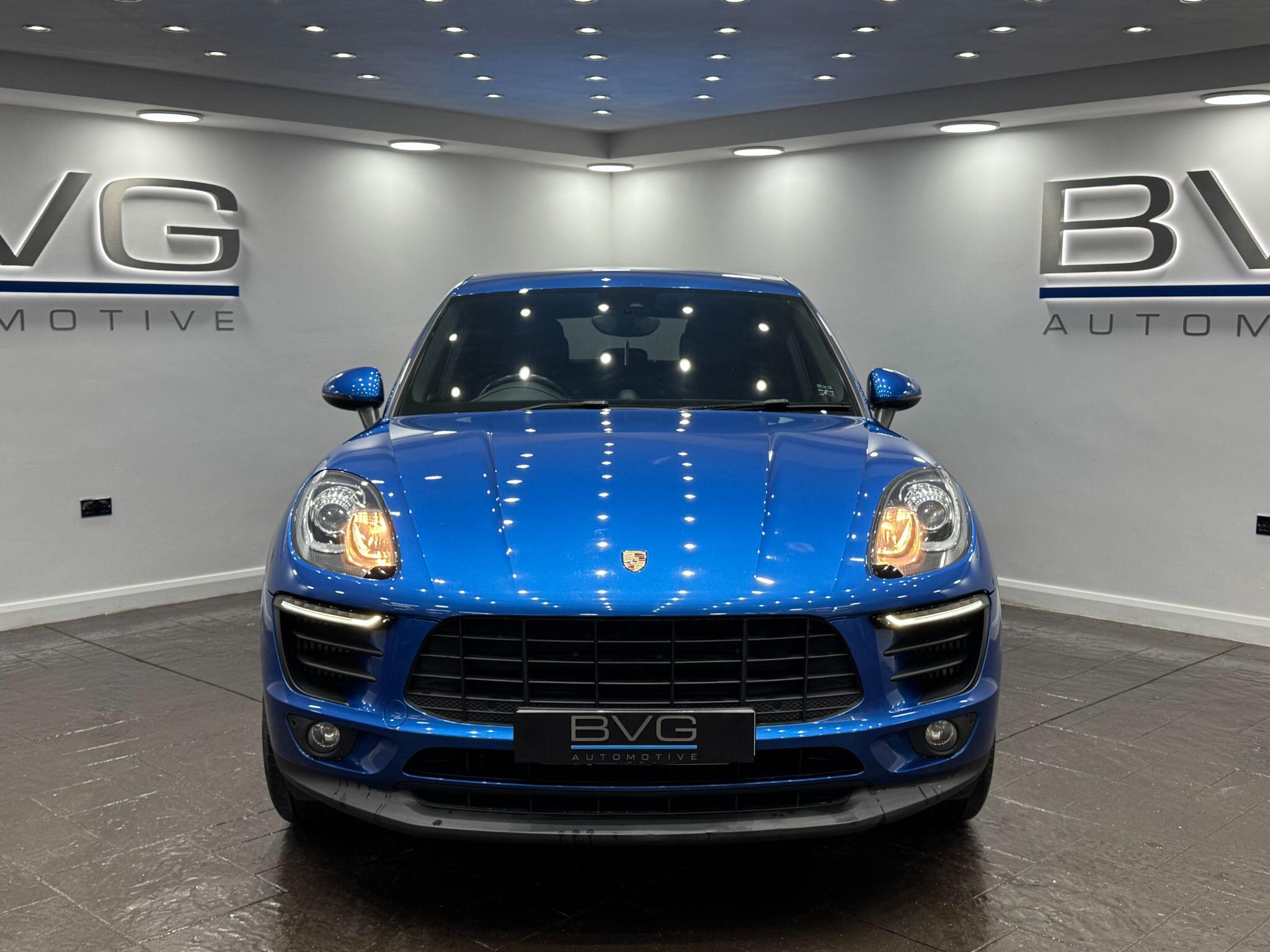 Porsche Macan view 4