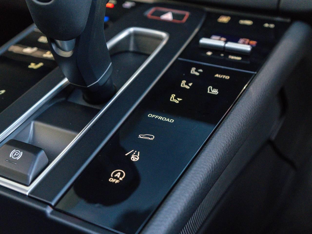 Porsche Macan view 41