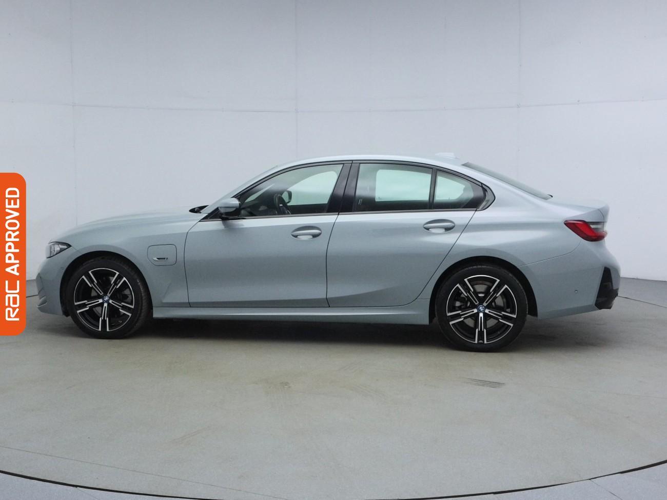 BMW 3 Series view 32