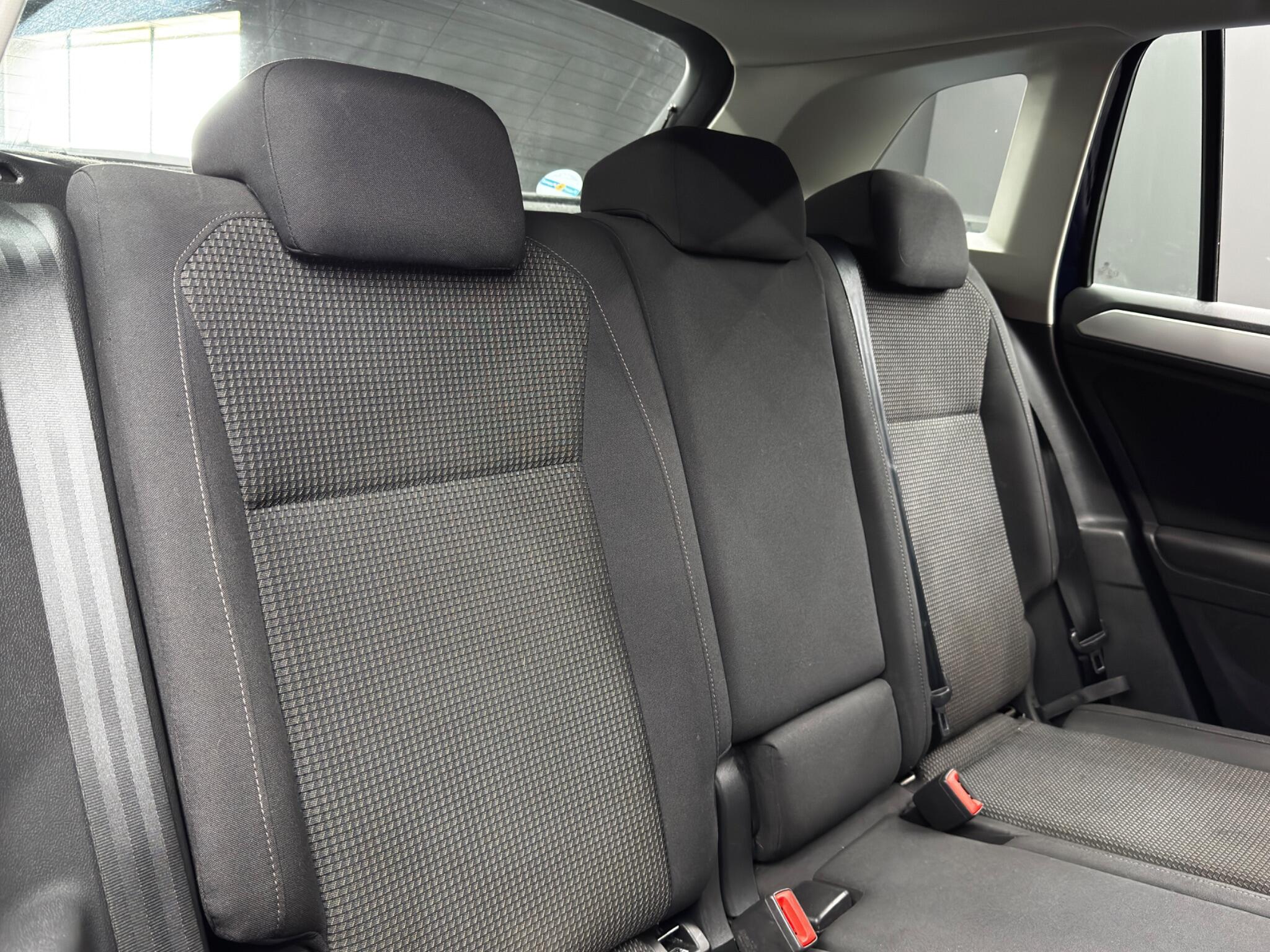 Volkswagen Tiguan view 14