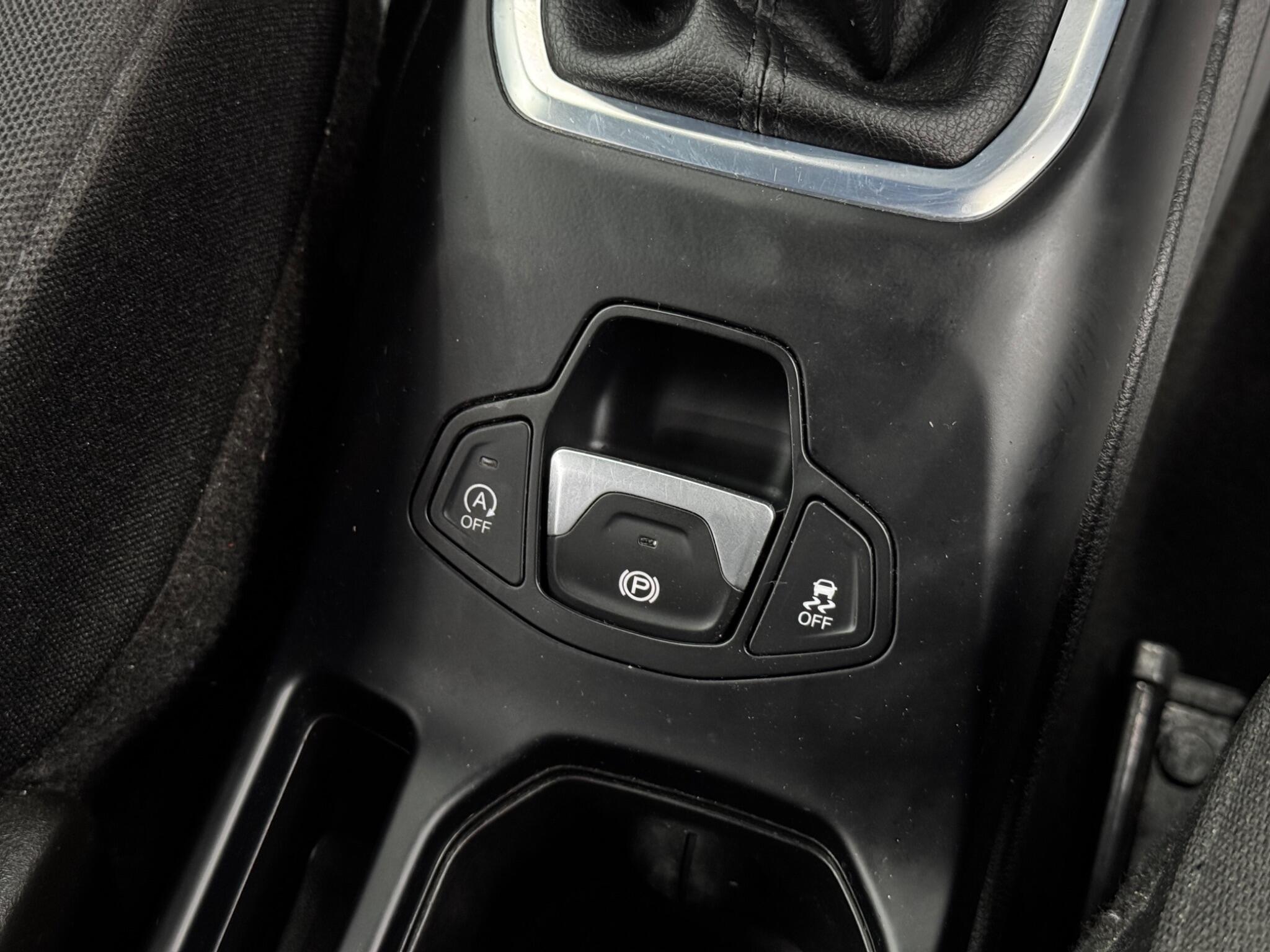 Jeep Renegade view 25