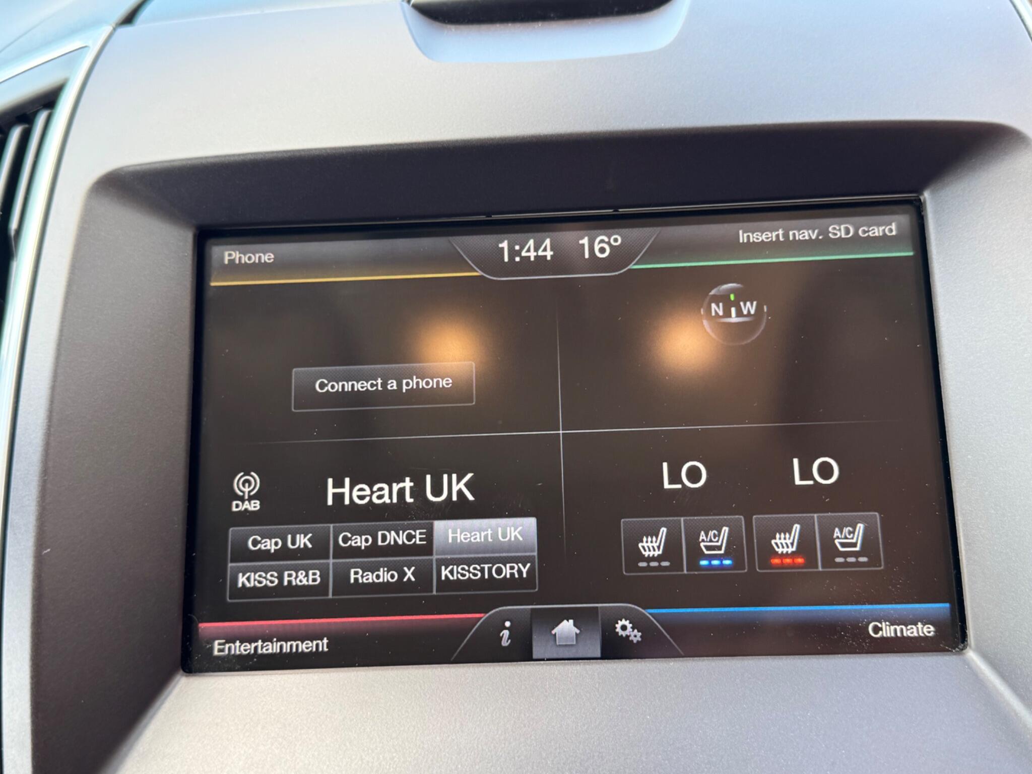 Ford Edge view 32