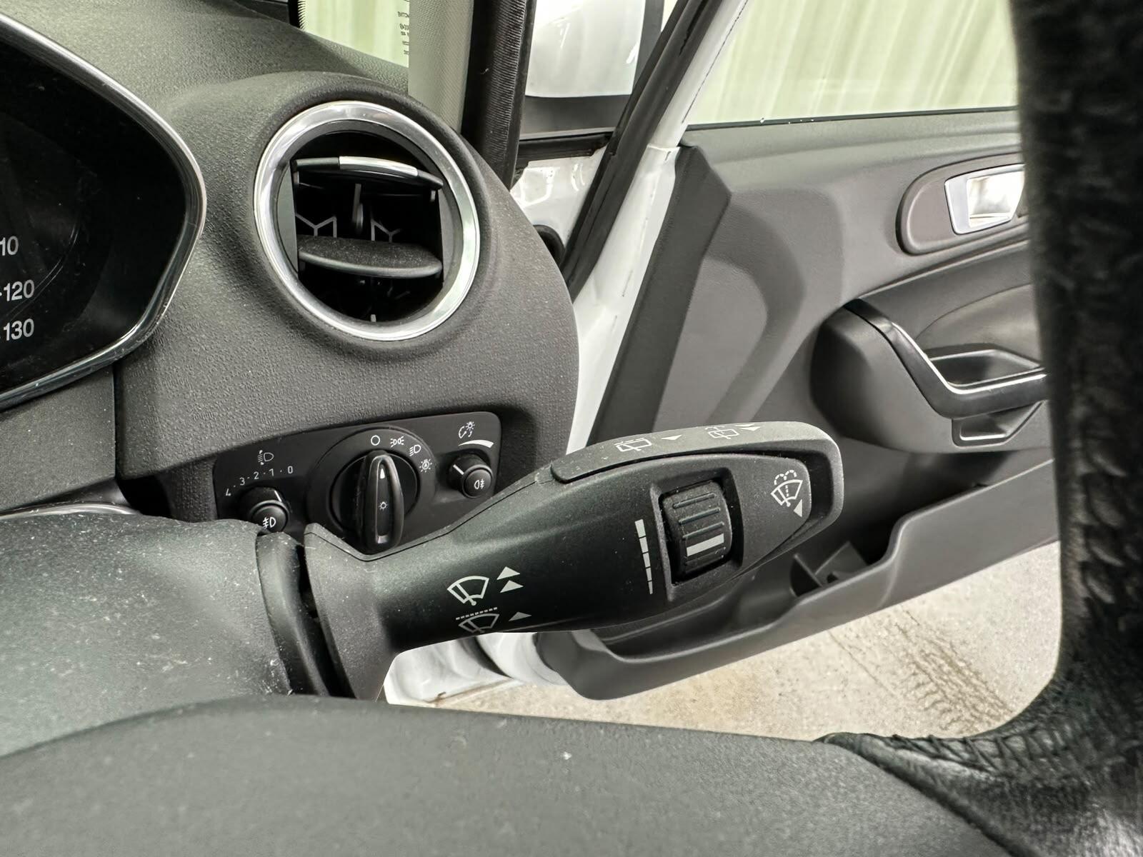 Ford Fiesta view 39