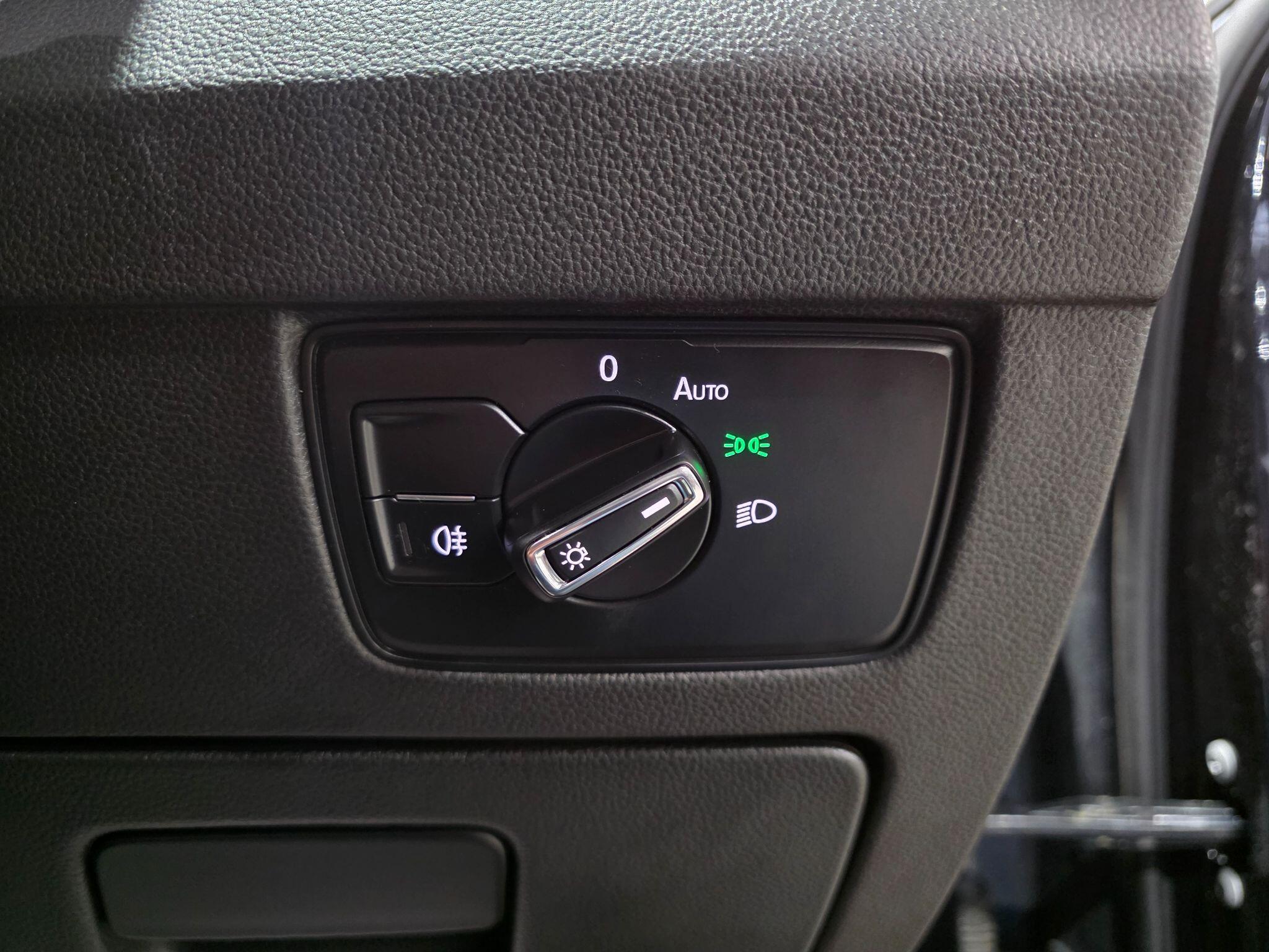Volkswagen Passat view 16