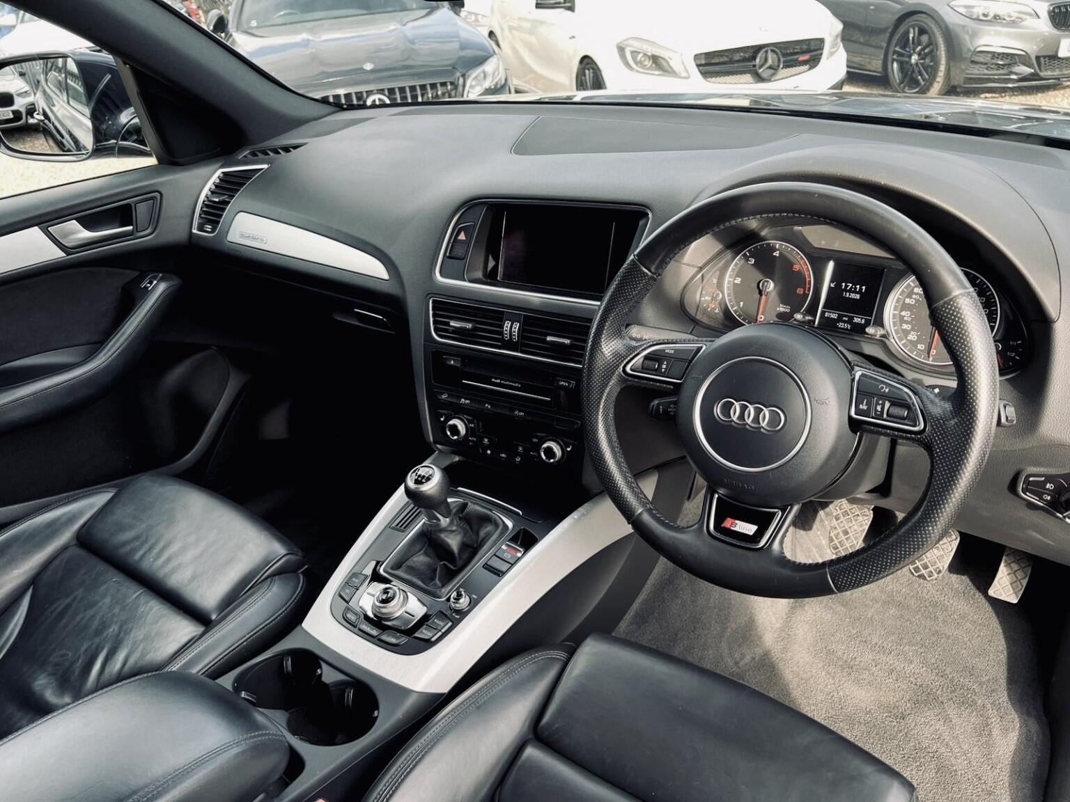Audi Q5 view 14