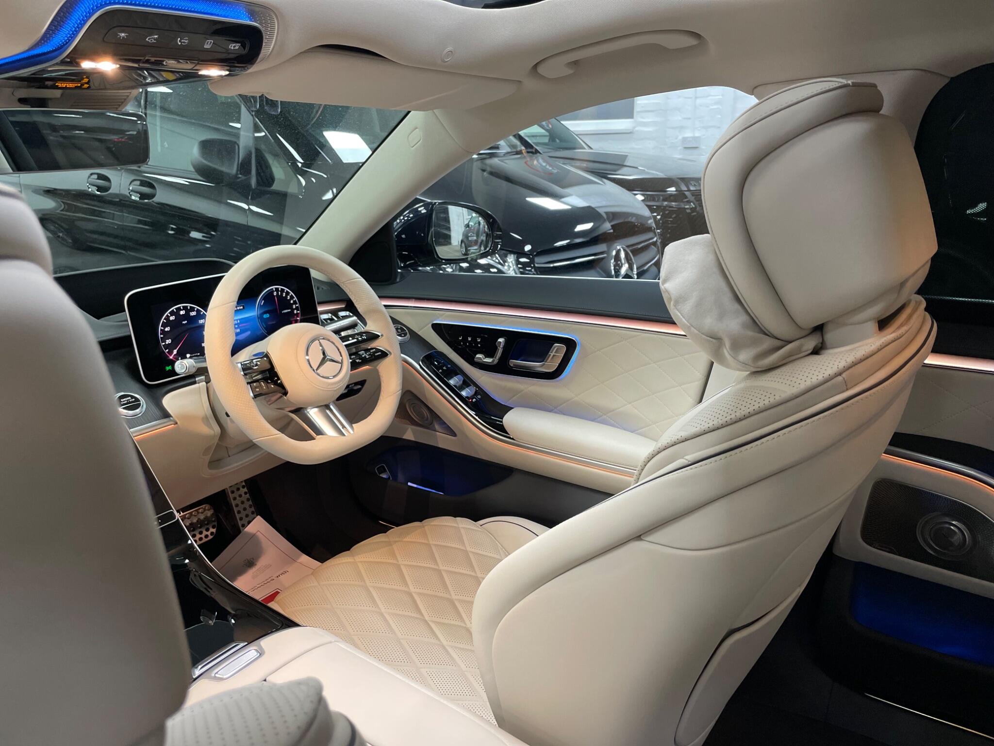 Mercedes-Benz S-Class view 31