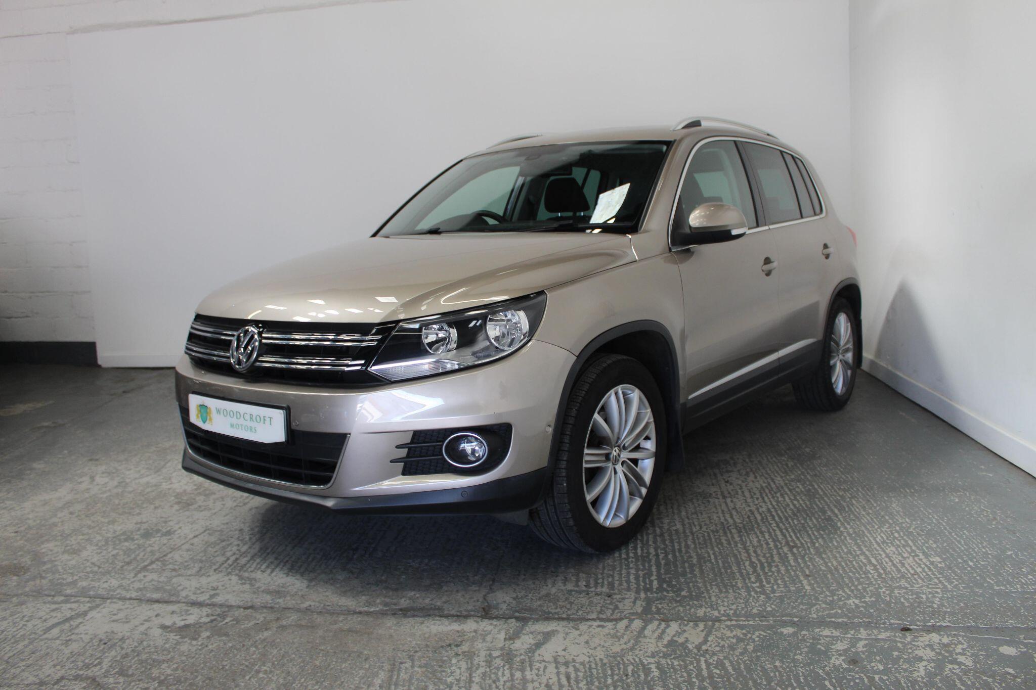 Volkswagen Tiguan view 2