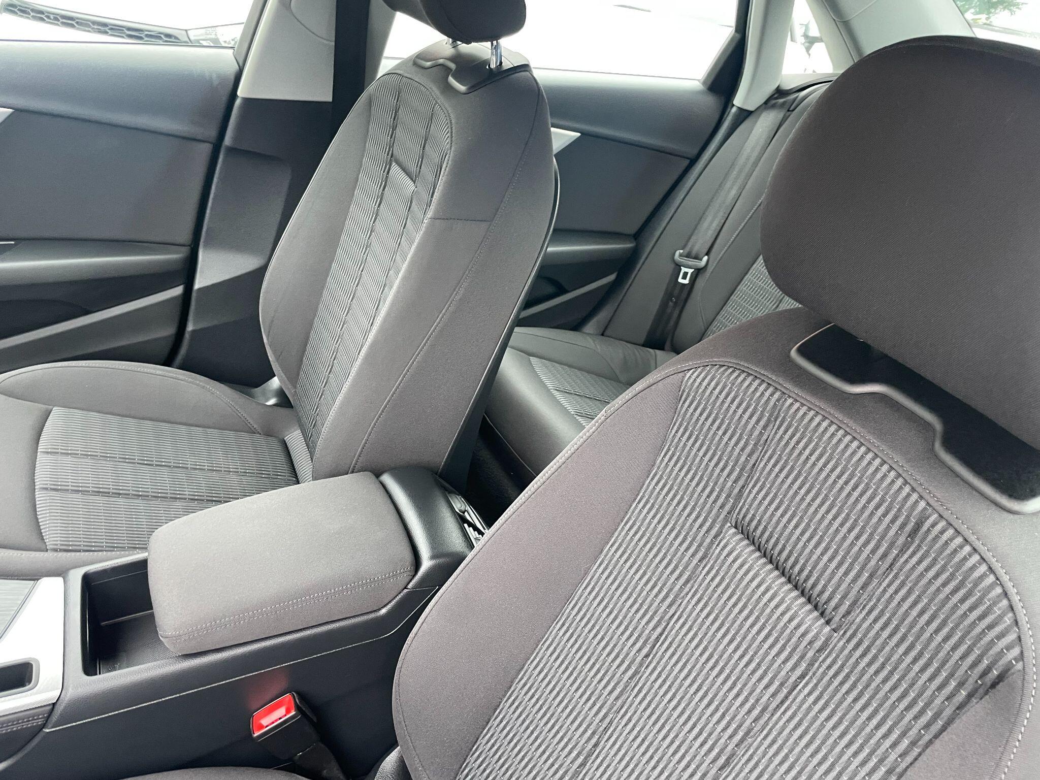 Audi A4 view 31