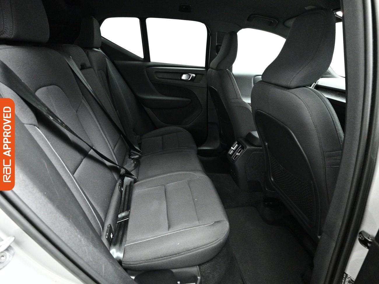 Volvo XC40 view 14