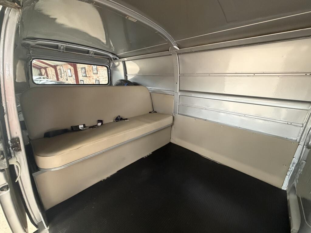 Volkswagen Transporter view 30