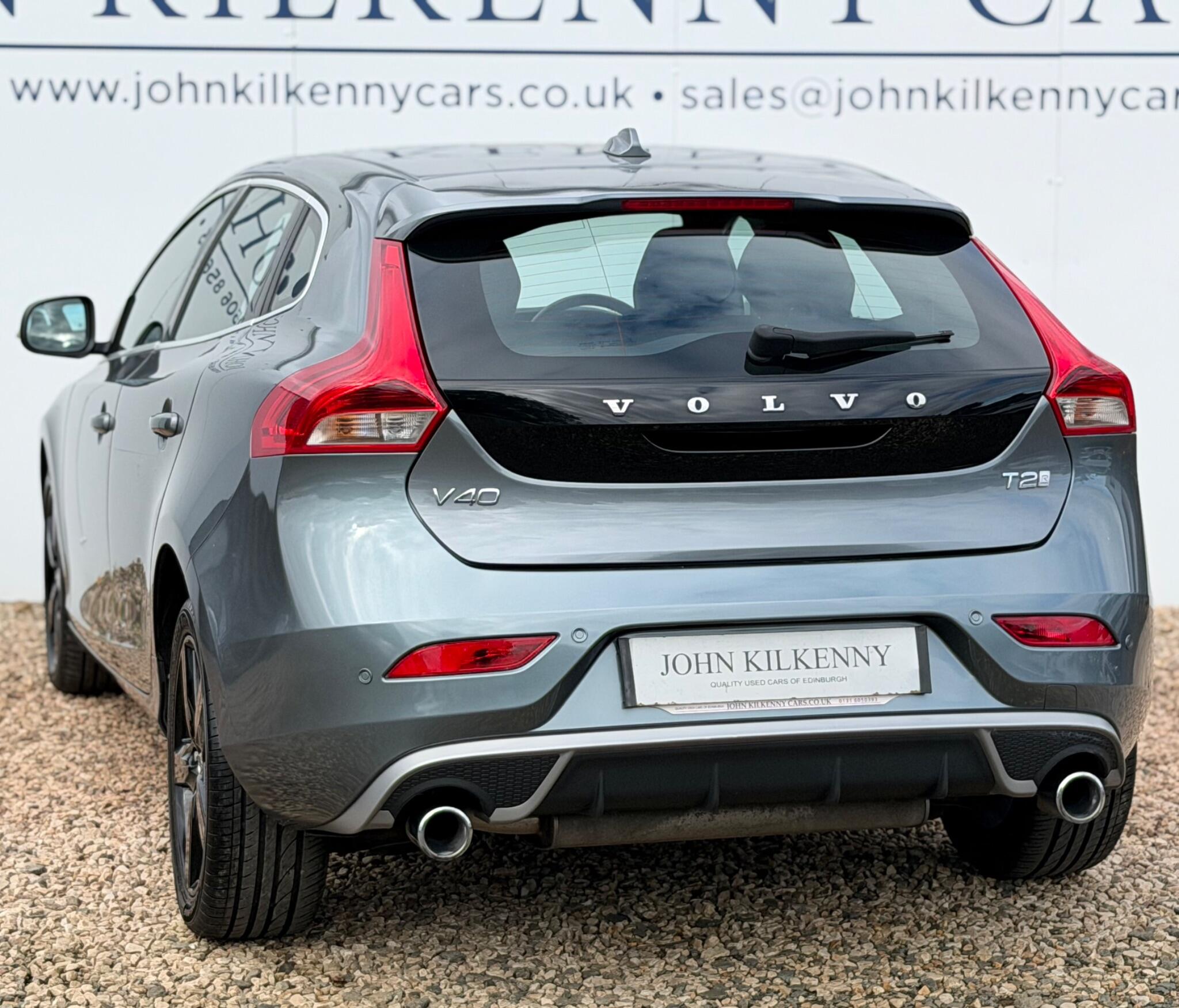 Volvo V40 view 4