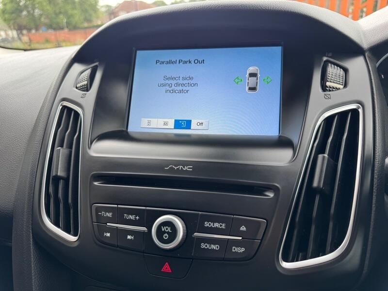Ford Focus view 27
