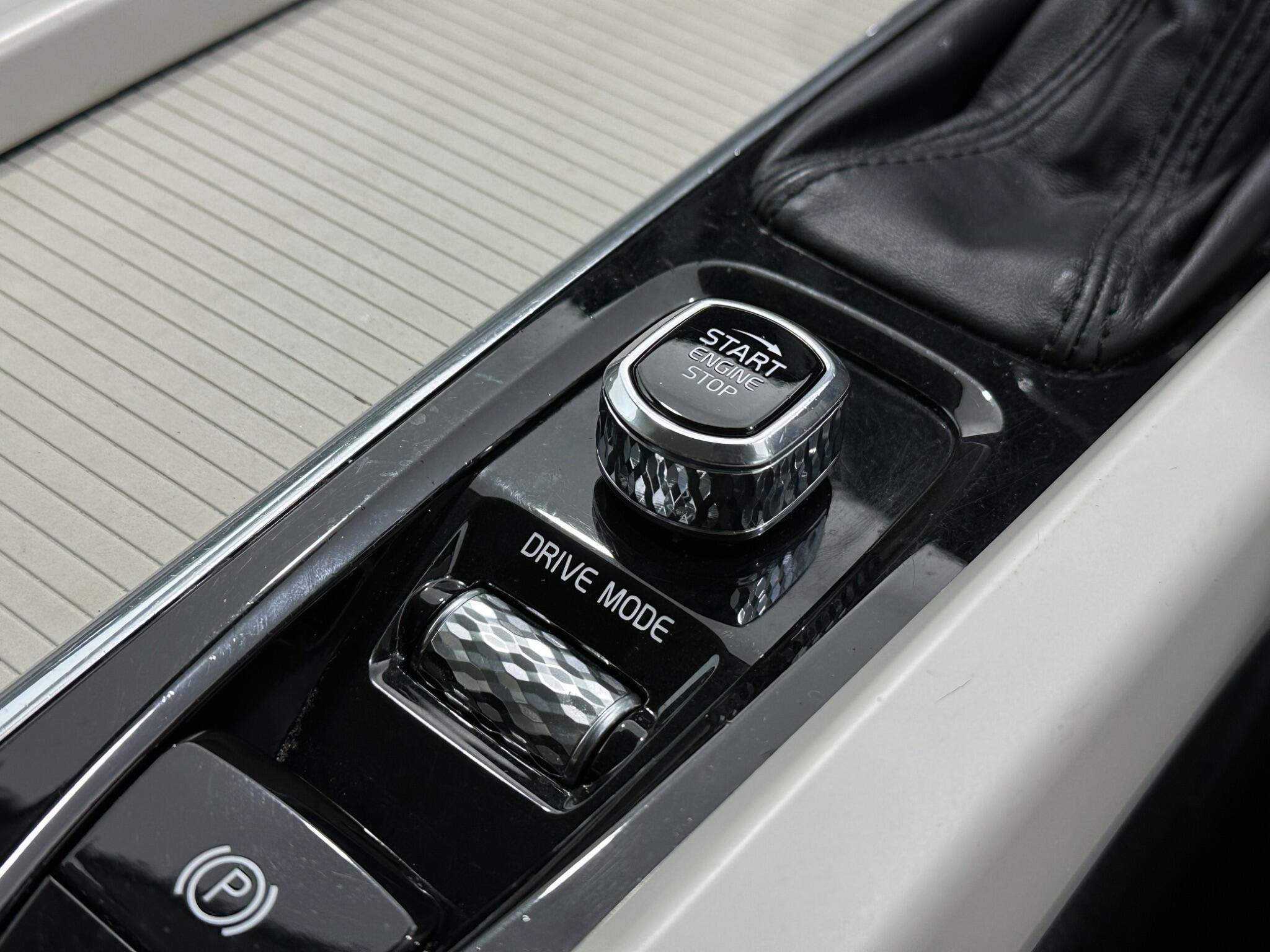 Volvo XC60 view 21