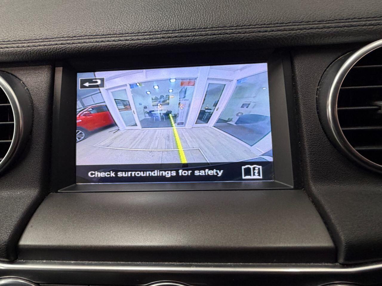 Land Rover Discovery 4 view 18
