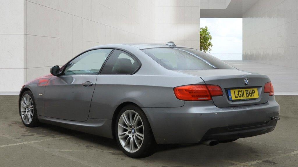BMW 3 Series view 6