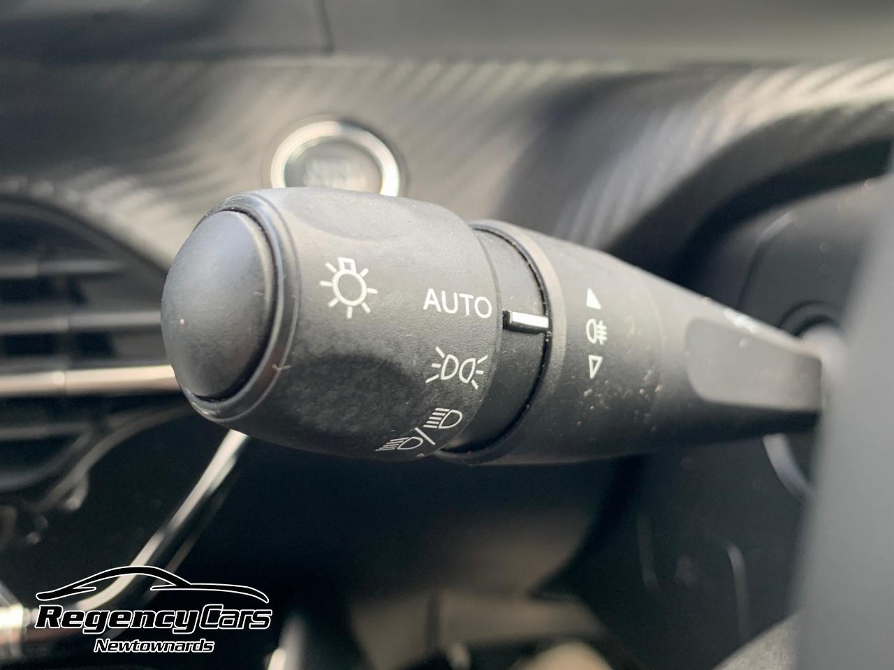 Peugeot 208 view 32