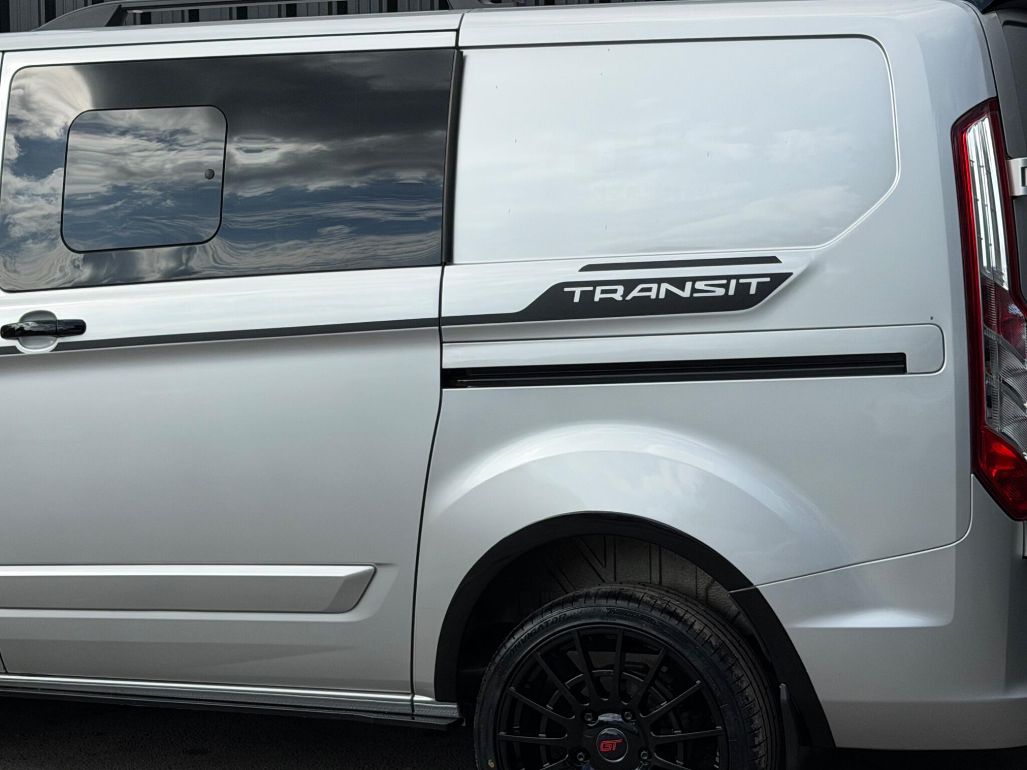 Ford Transit Custom view 25