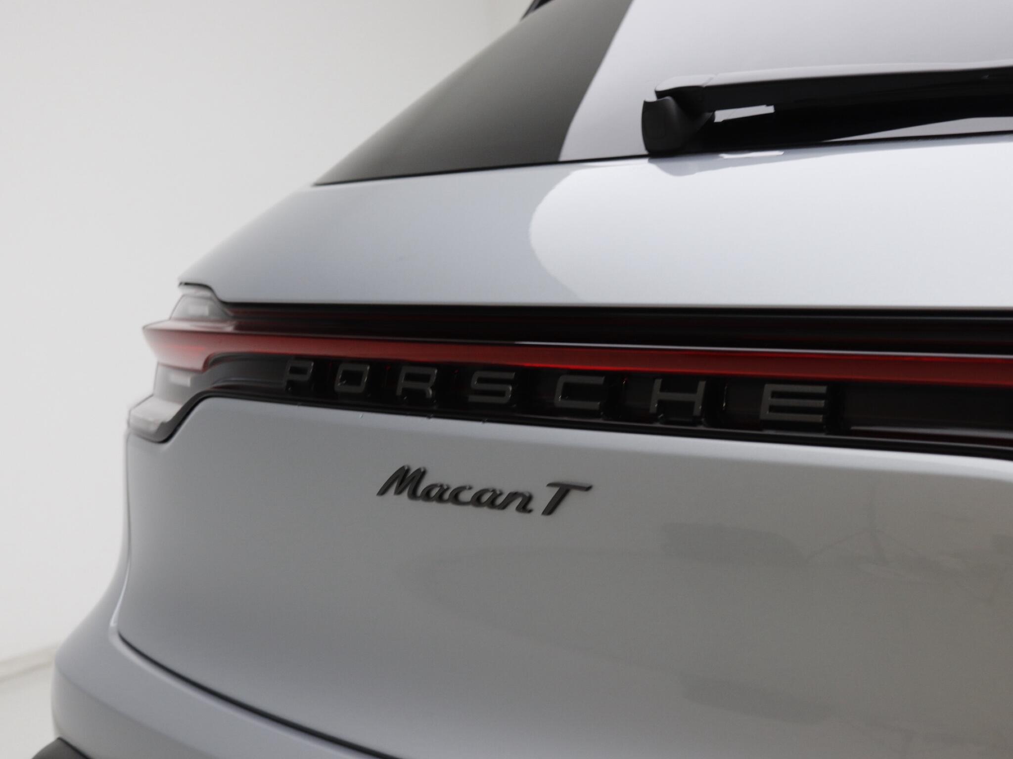 Porsche Macan view 20
