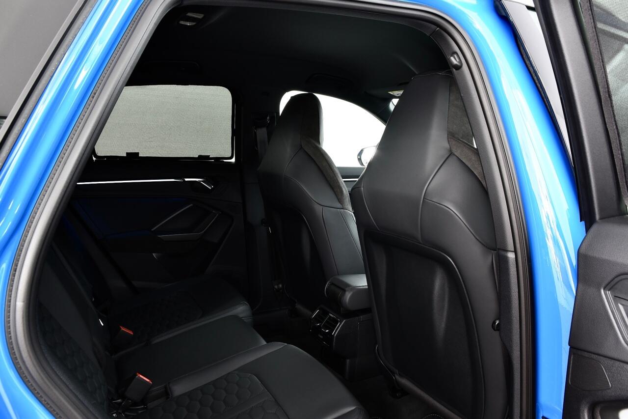 Audi RS Q3 view 25