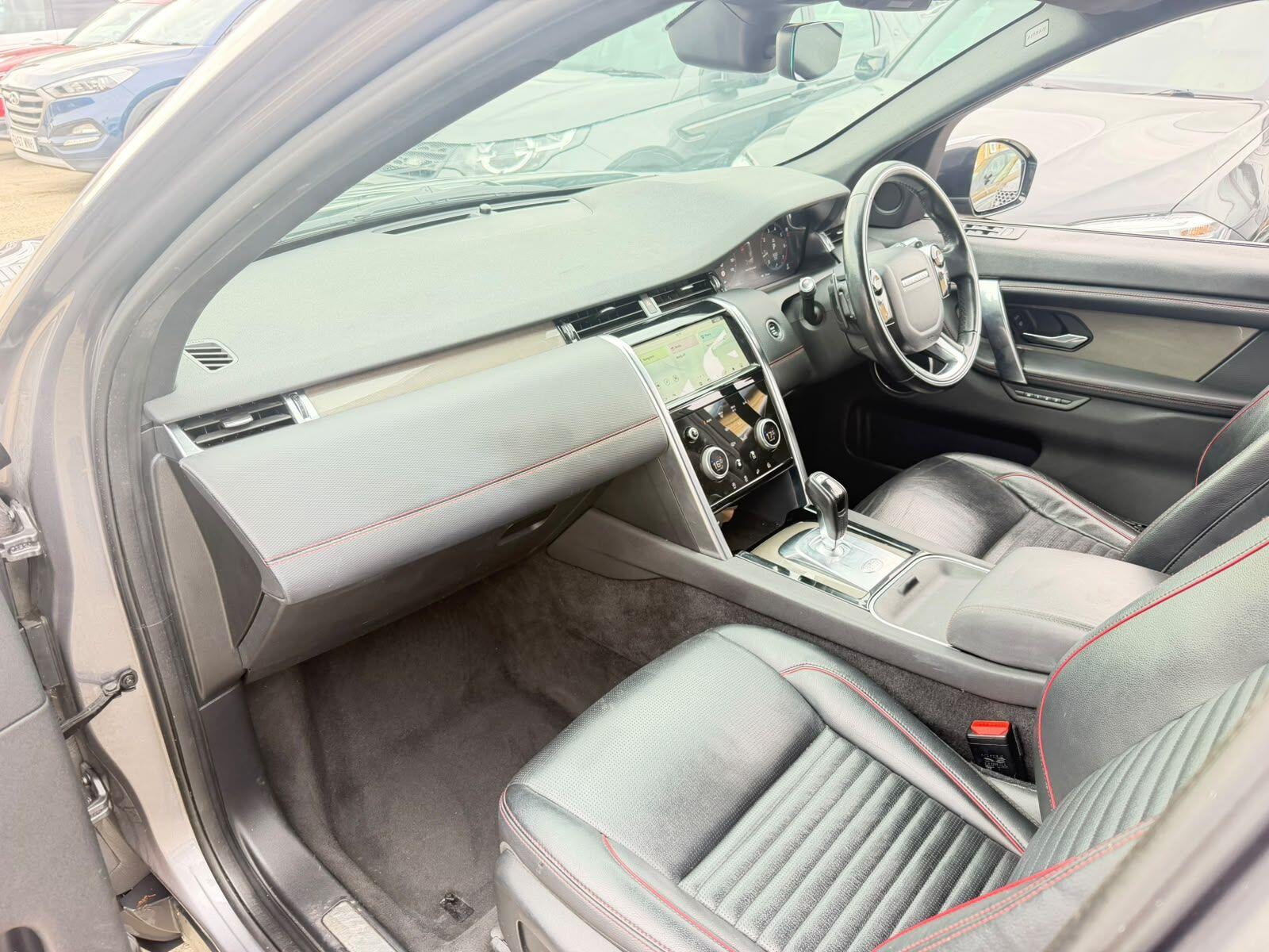 Land Rover Discovery Sport view 20