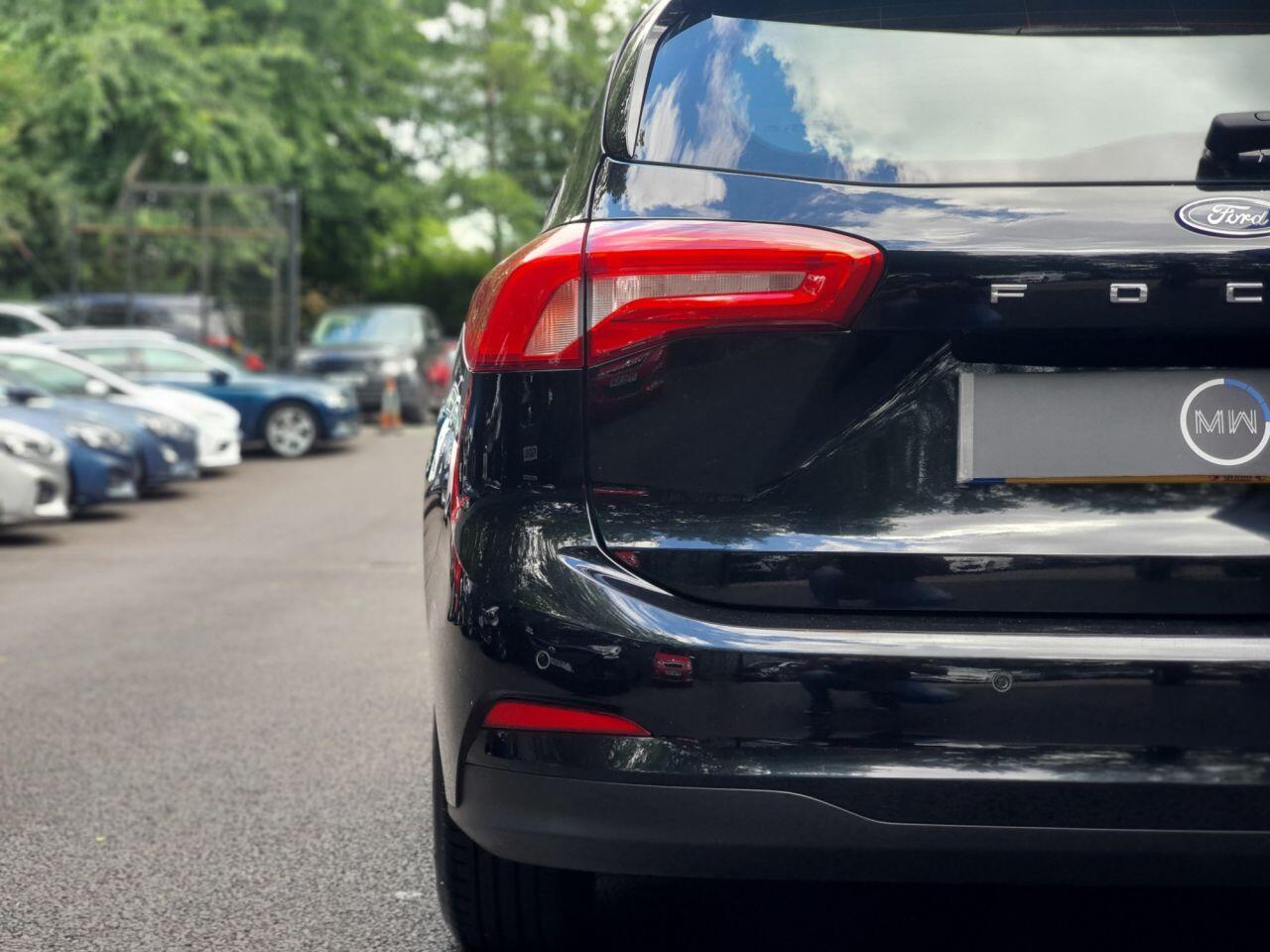 Ford Focus view 10