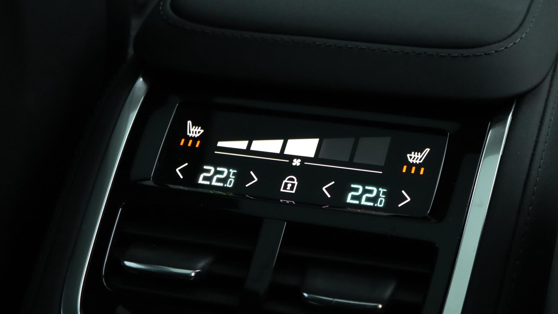 Volvo XC90 view 38