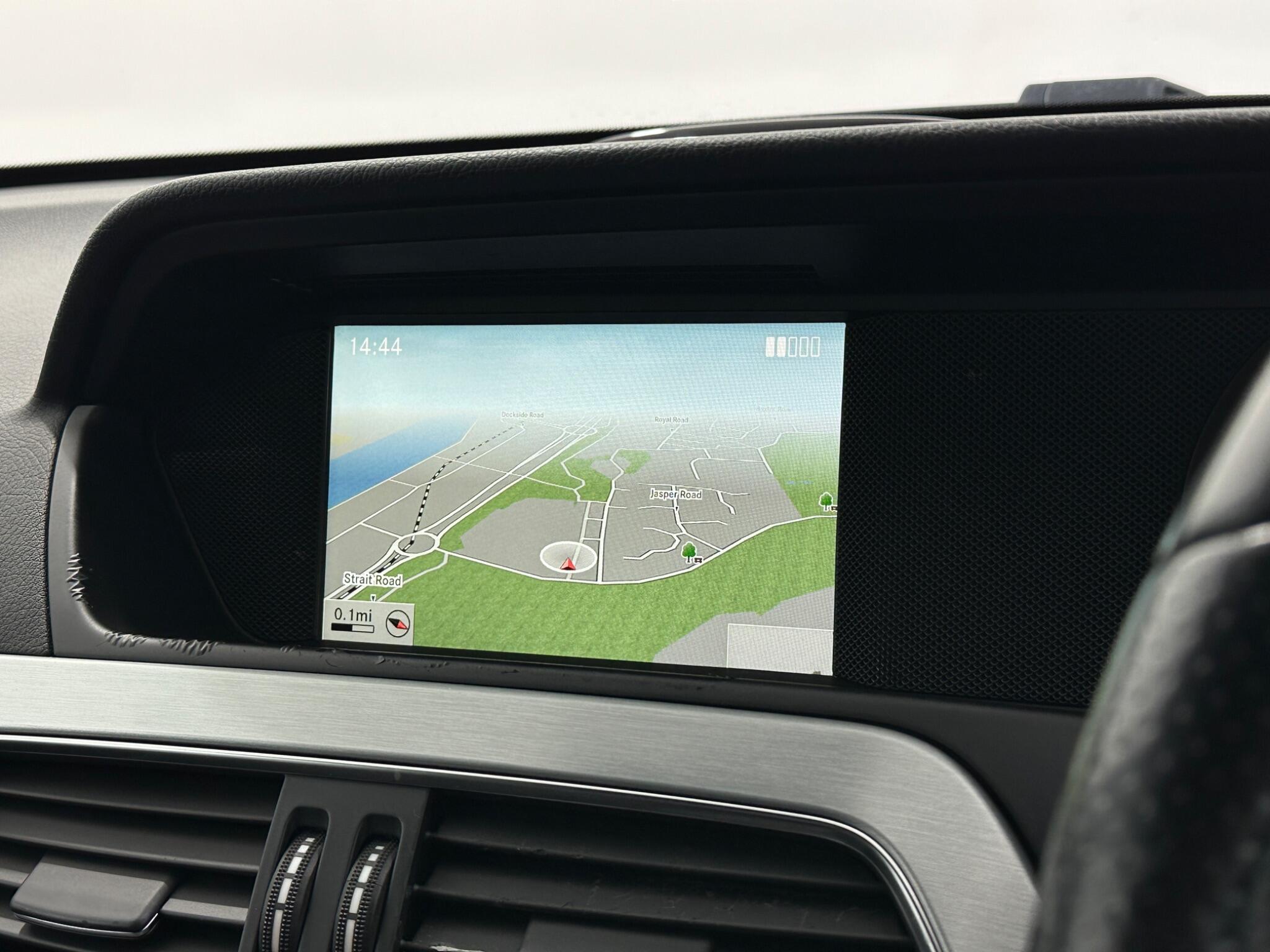Mercedes-Benz C-Class view 22
