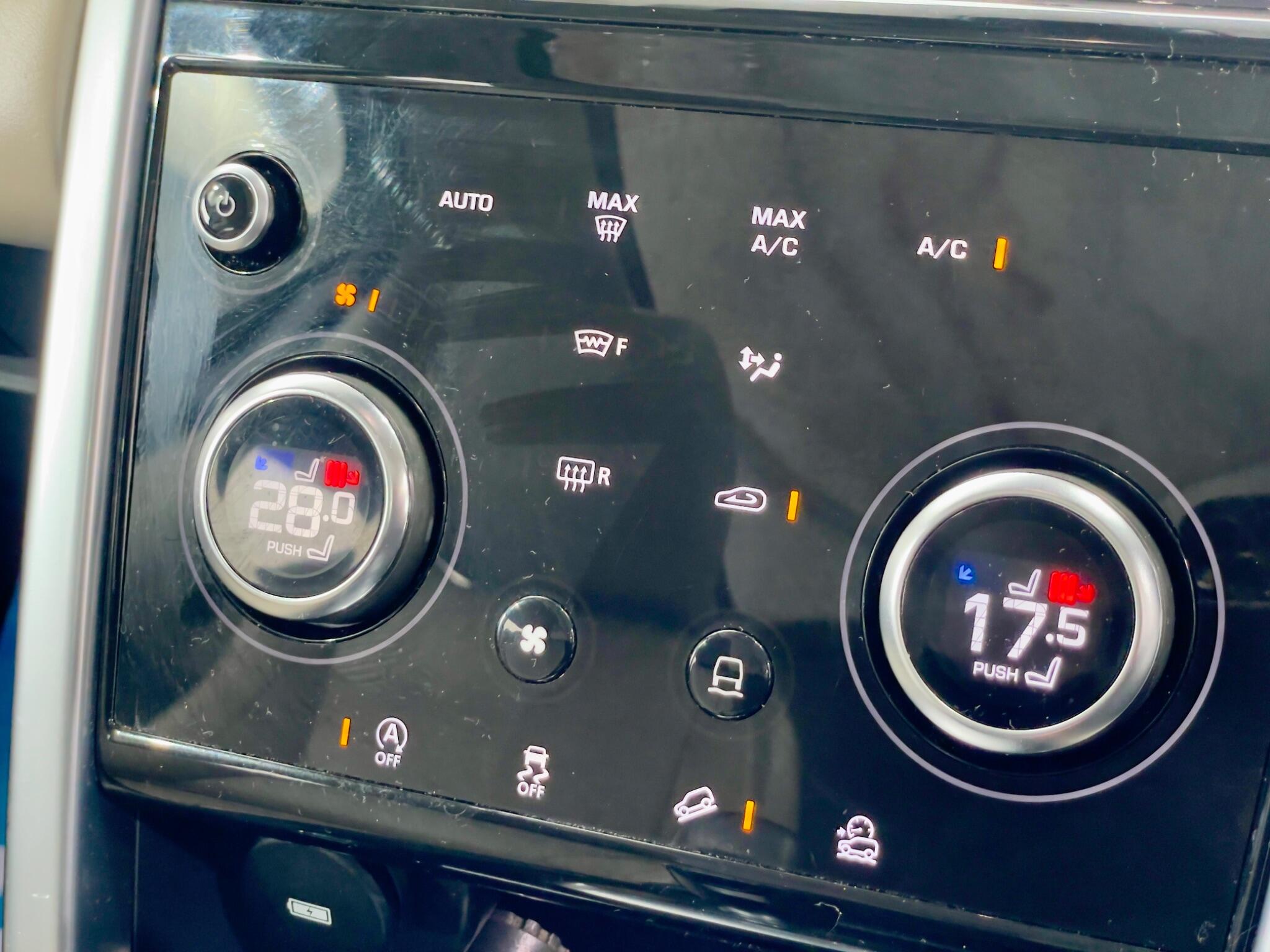 Land Rover Discovery Sport view 70