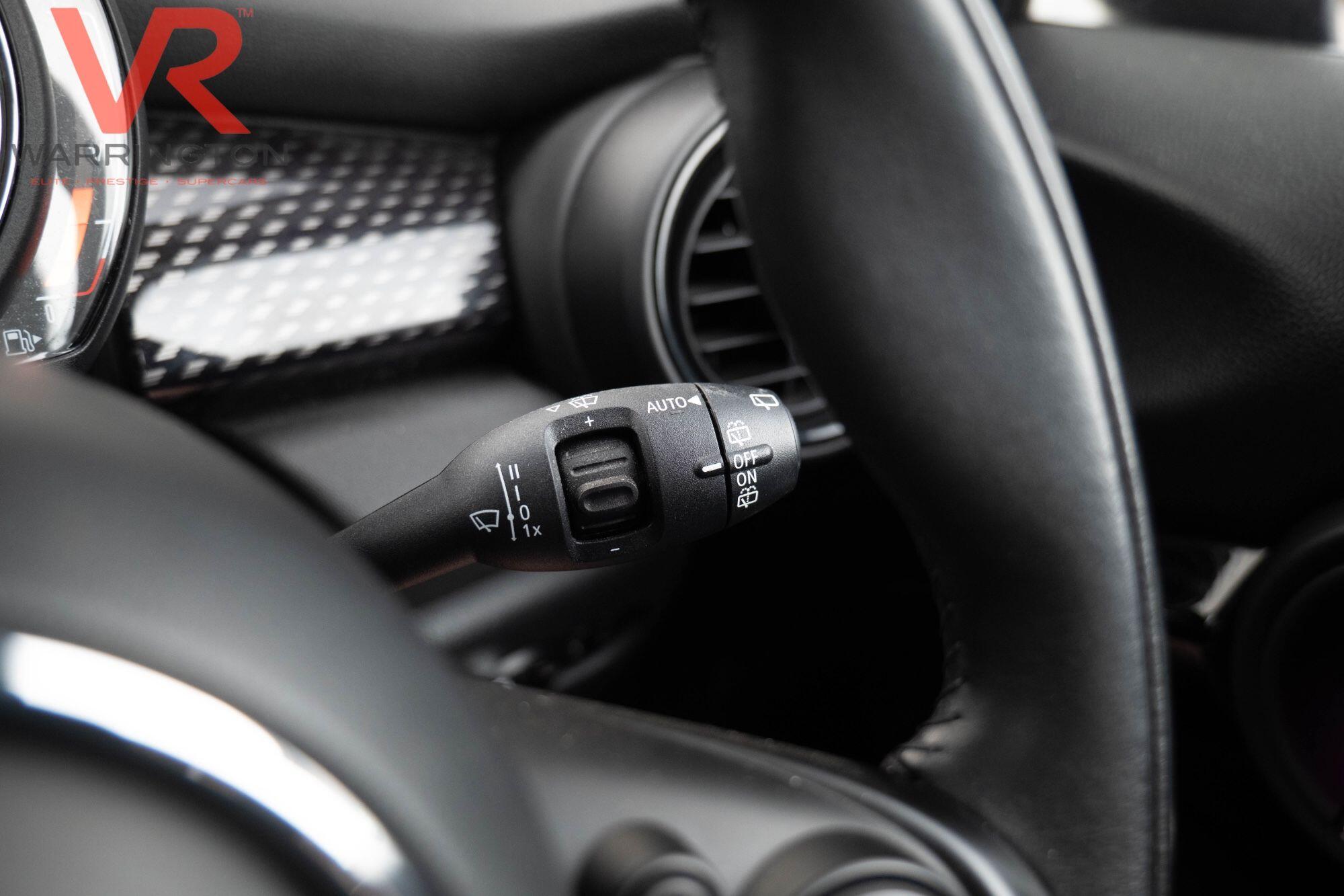 Mini Cooper view 12