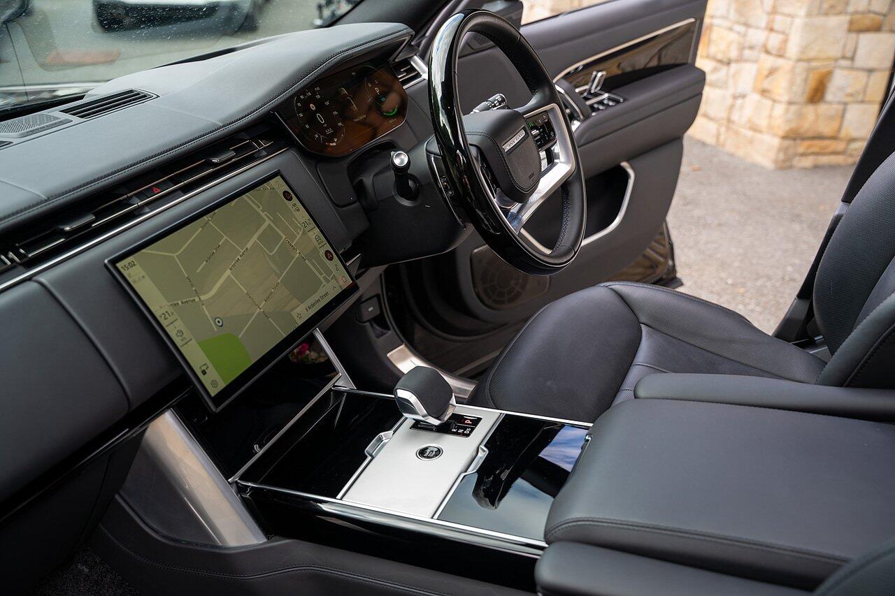 Land Rover Range Rover view 79