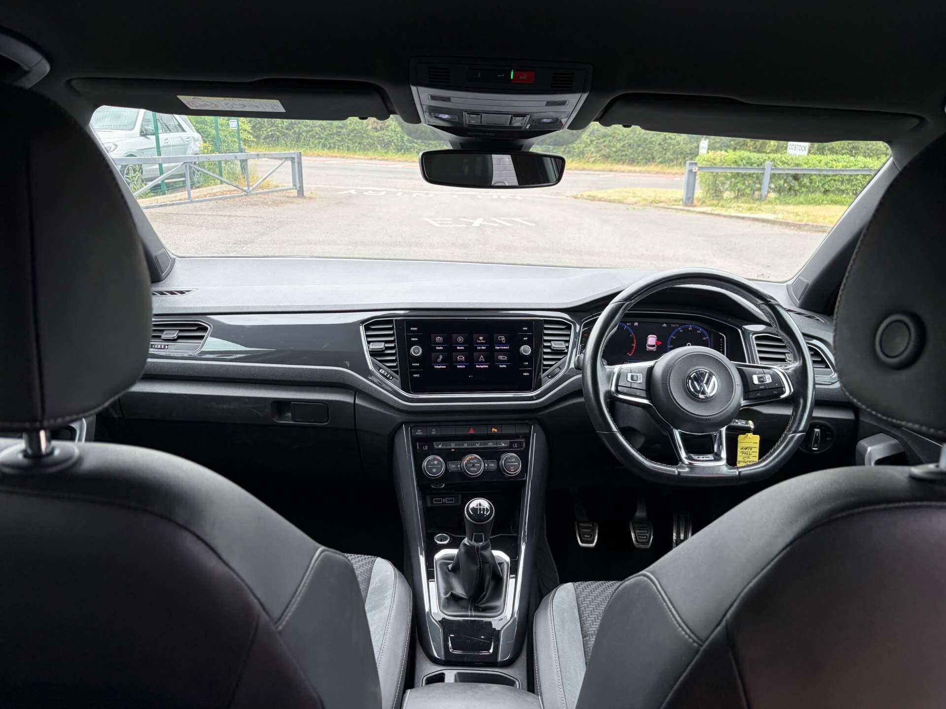 Volkswagen T-Roc view 30