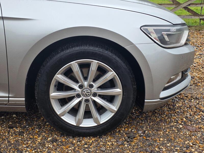 2015 Volkswagen Passat image 3