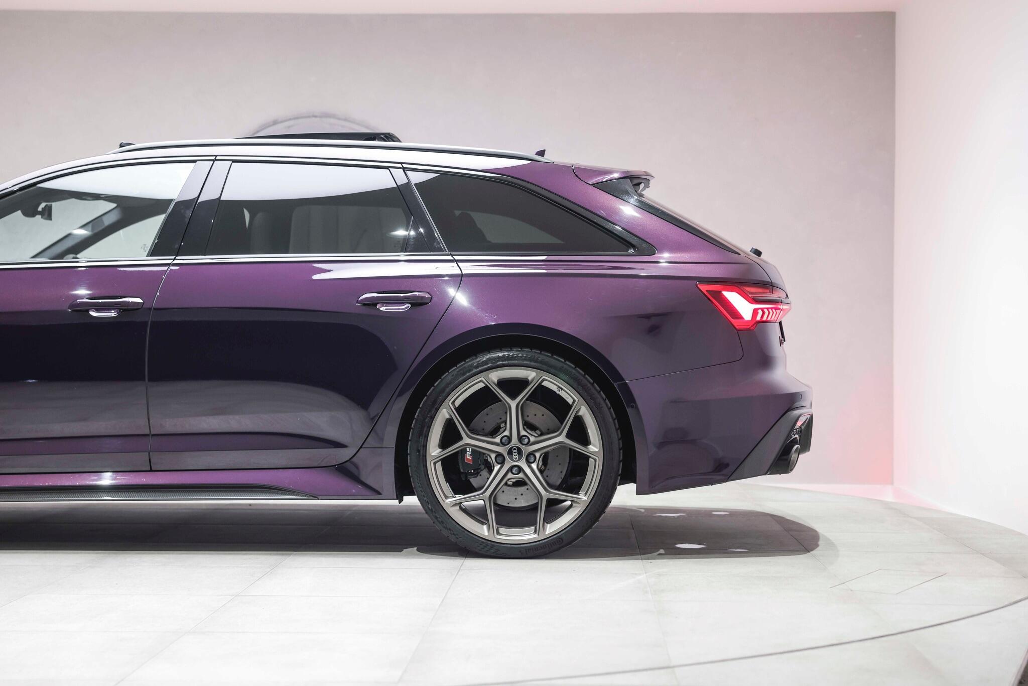 Audi RS6 Avant view 30