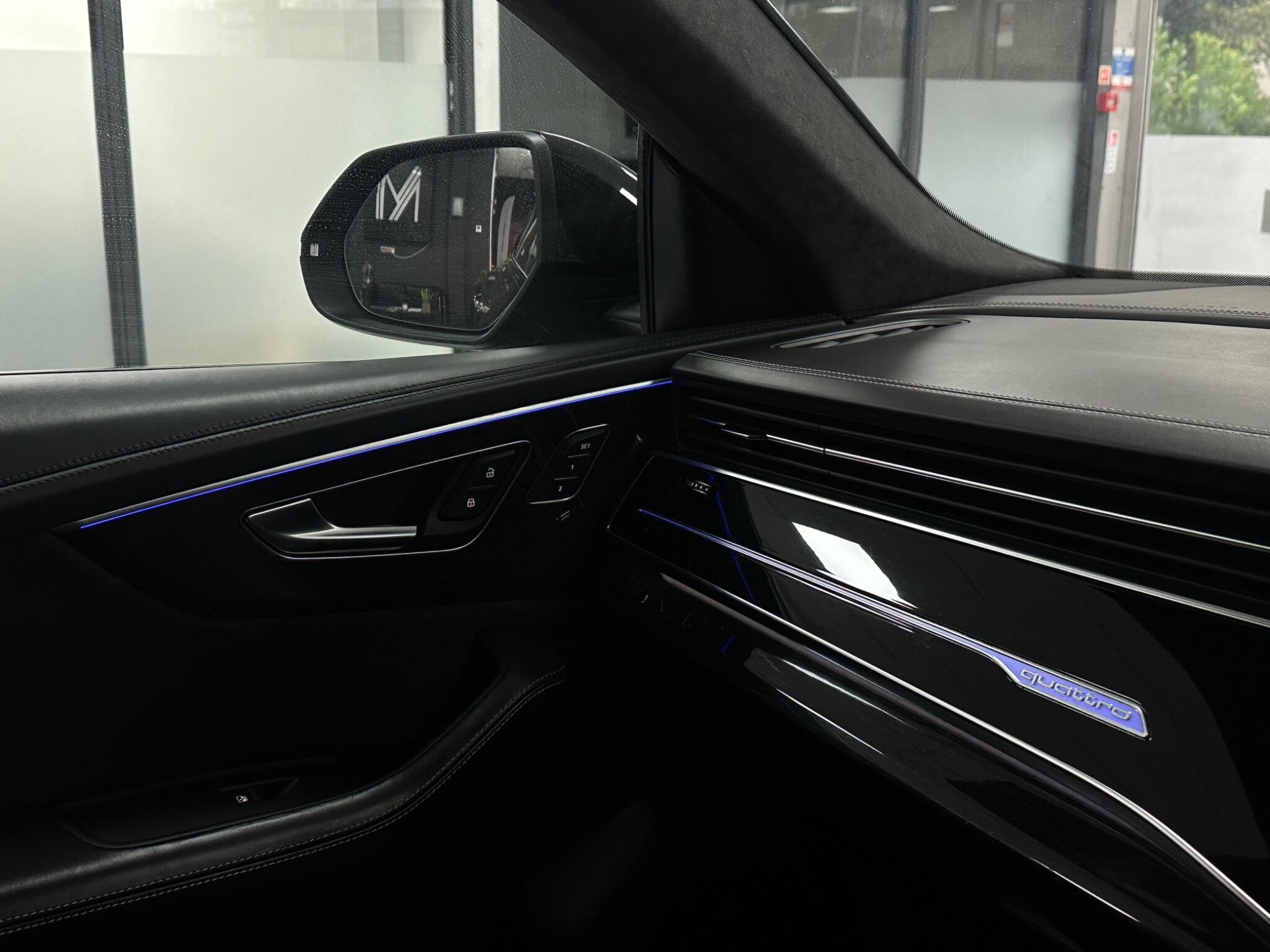 Audi Q8 view 34