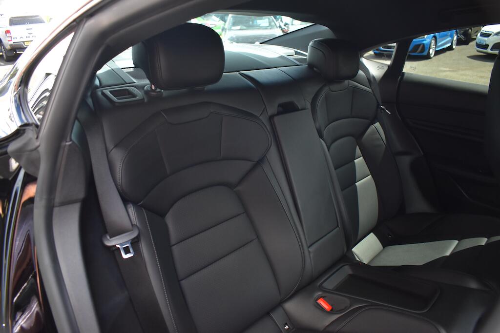 Porsche Taycan view 34