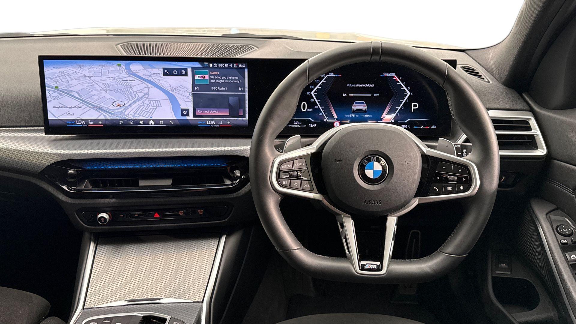 BMW 3 Series view 5