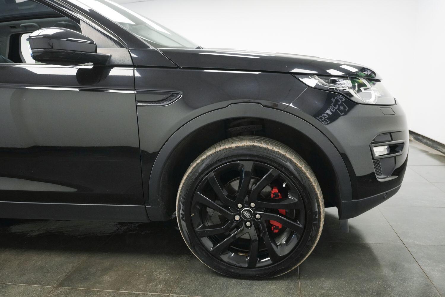 Land Rover Discovery Sport view 5