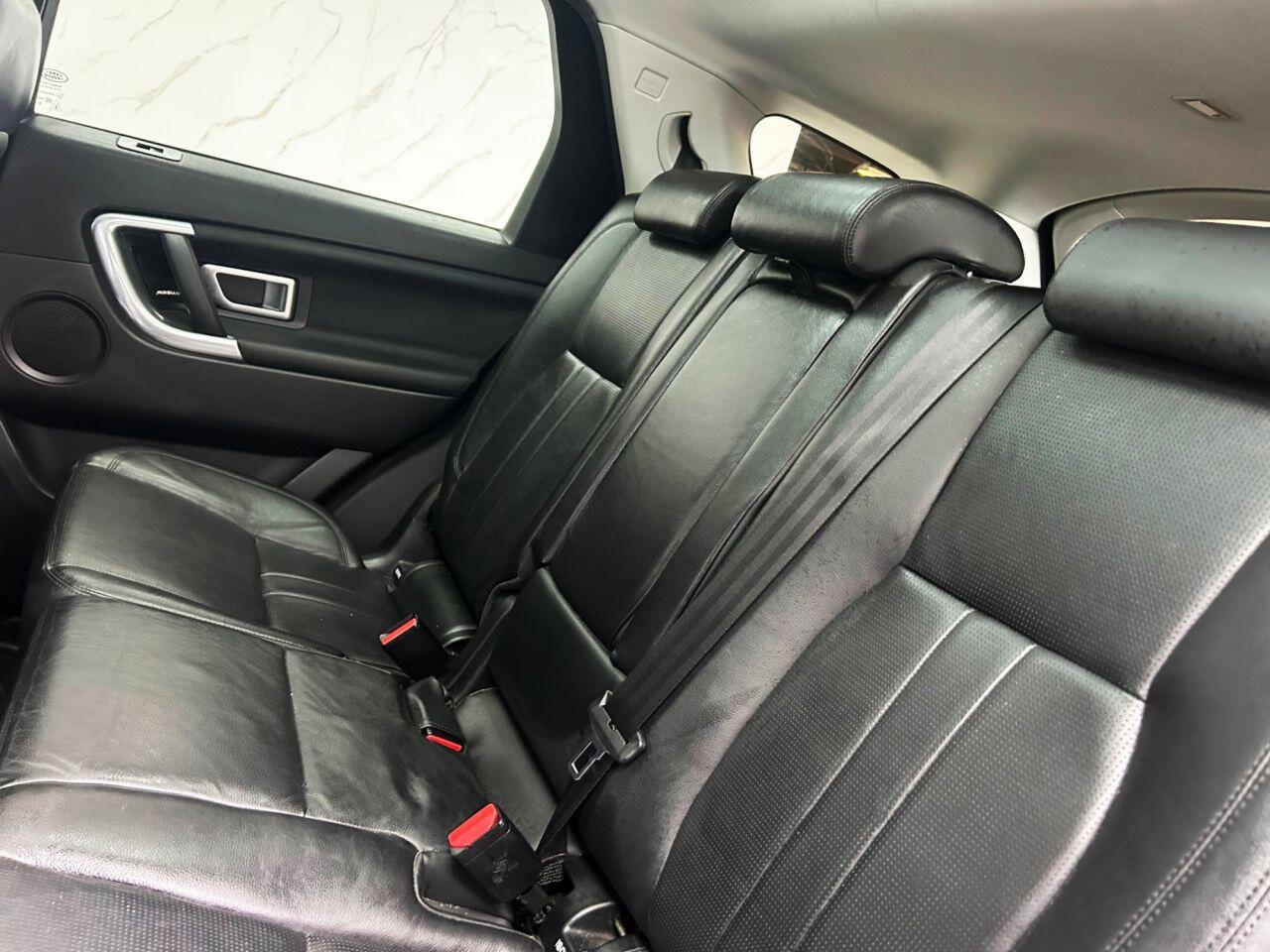 Land Rover Discovery Sport view 22