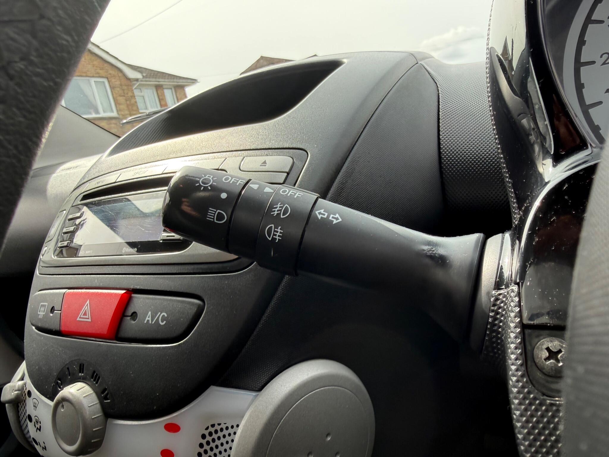 Citroen C1 view 12