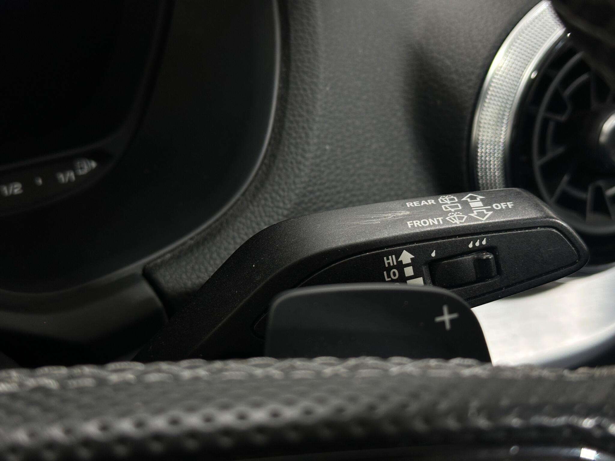 Audi Q2 view 16