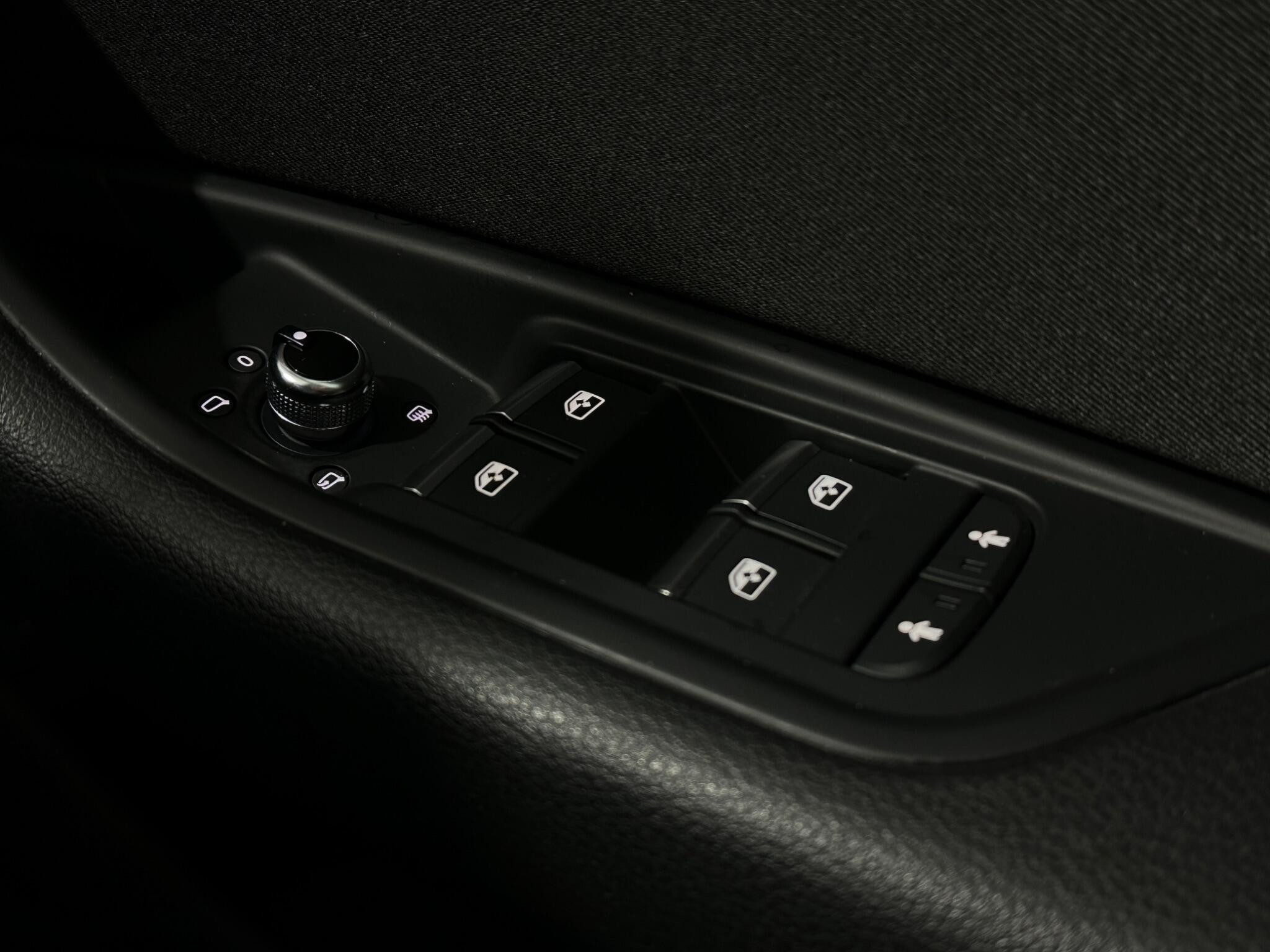 Audi A4 view 18