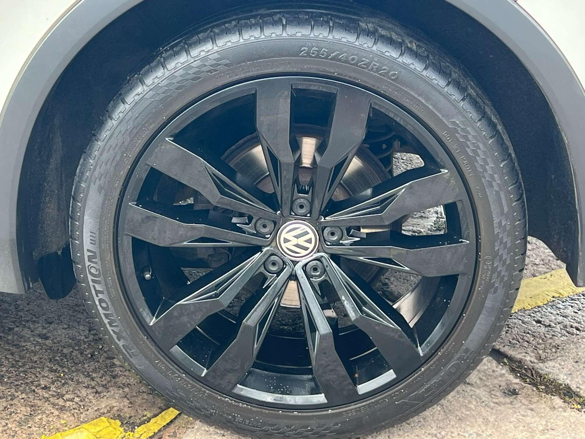 Volkswagen Tiguan view 21